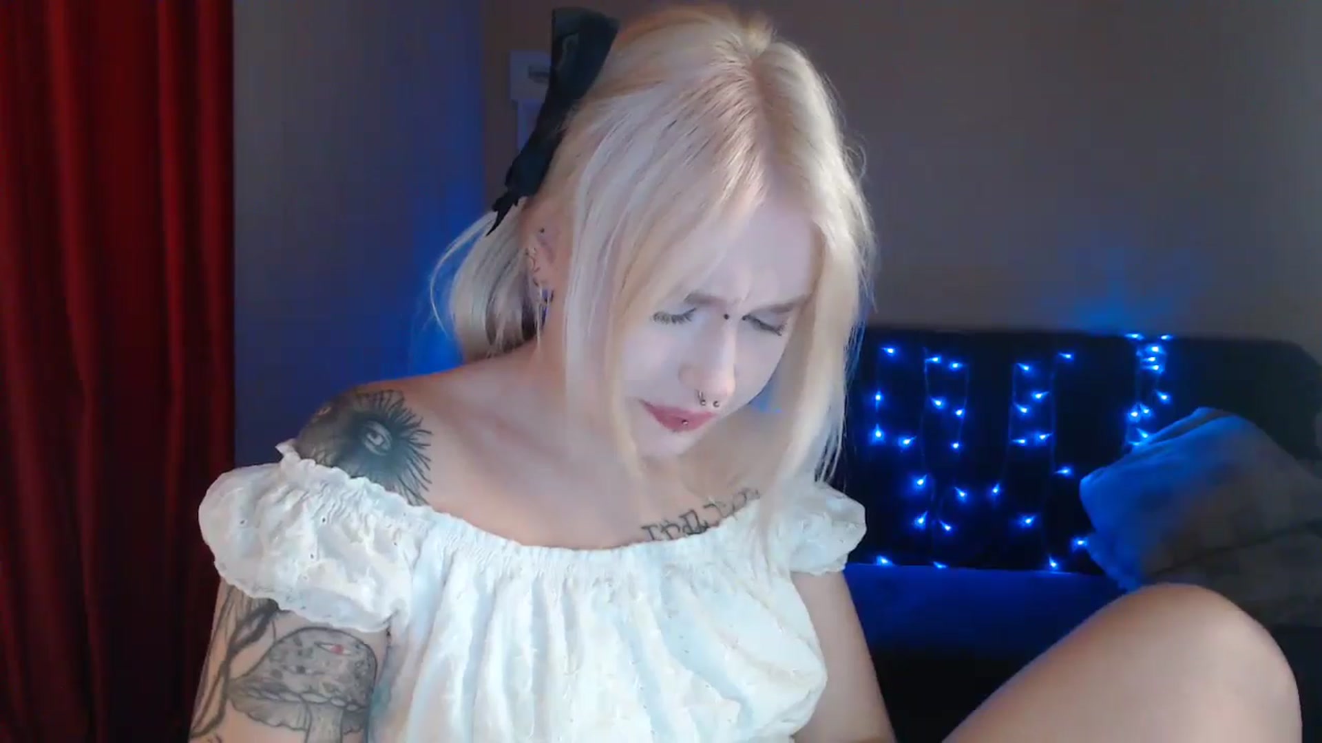 Gallery image thumbnail from Killinna's myfreecams stream on, 07/20/2024, 16:51 image 16 of 20