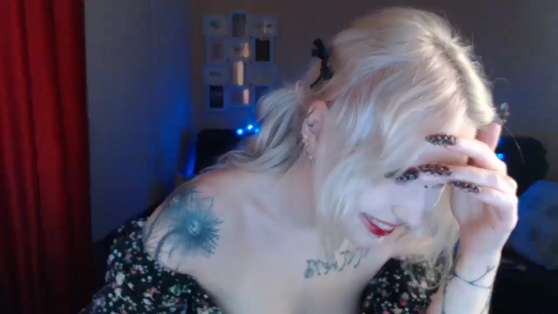 Gallery image thumbnail from Killinna's myfreecams stream on, 07/27/2024, 17:05 image 7 of 20