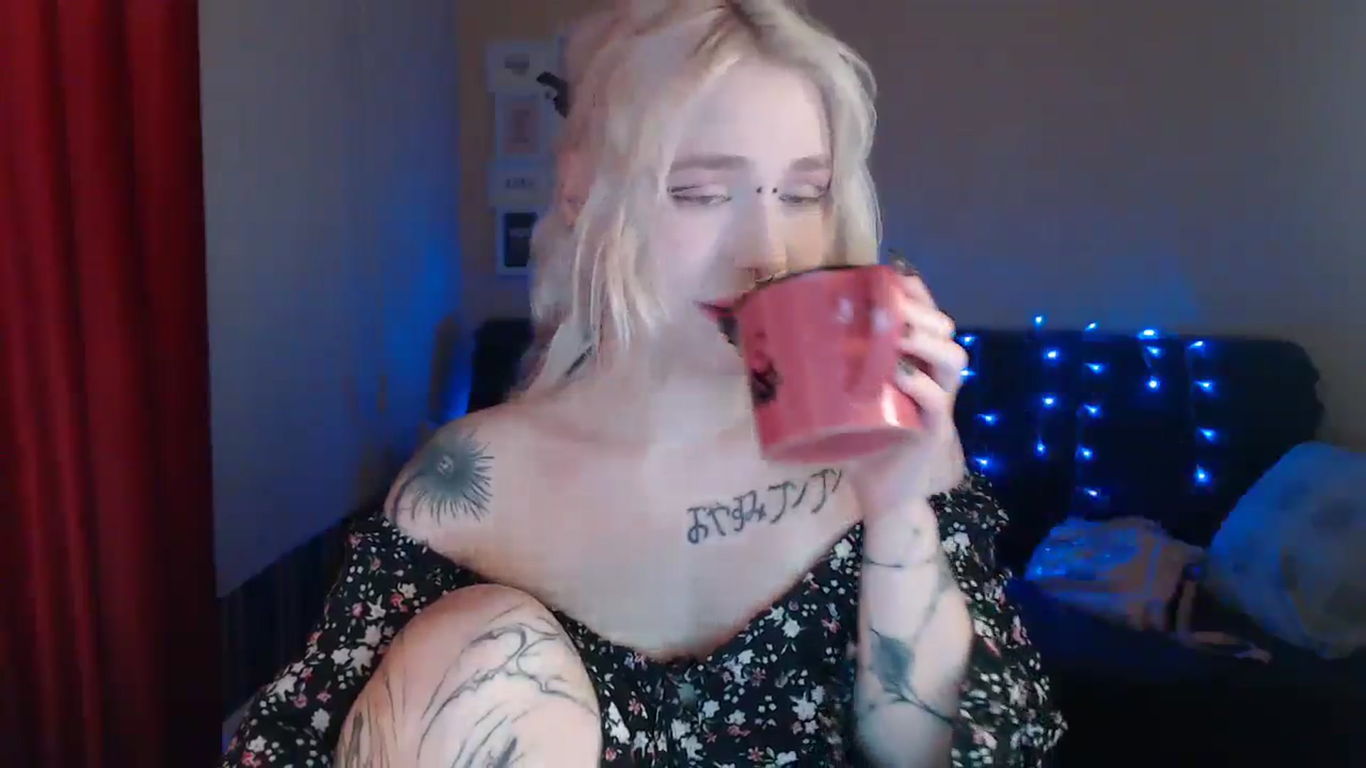 Gallery image thumbnail from Killinna's myfreecams stream on, 07/27/2024, 17:05 image 4 of 20