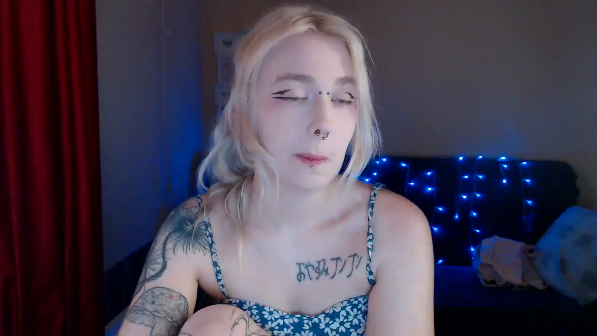 Gallery image thumbnail from Killinna's myfreecams stream on, 07/28/2024, 15:34 image 9 of 20