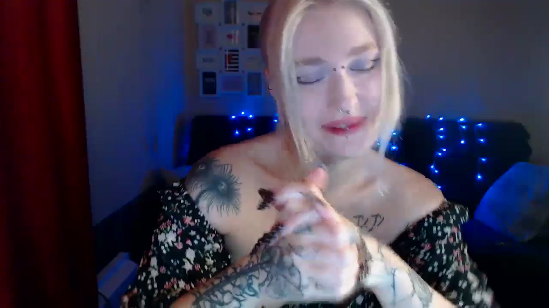 Gallery image thumbnail from Killinna's myfreecams stream on, 07/30/2024, 15:25 image 5 of 20