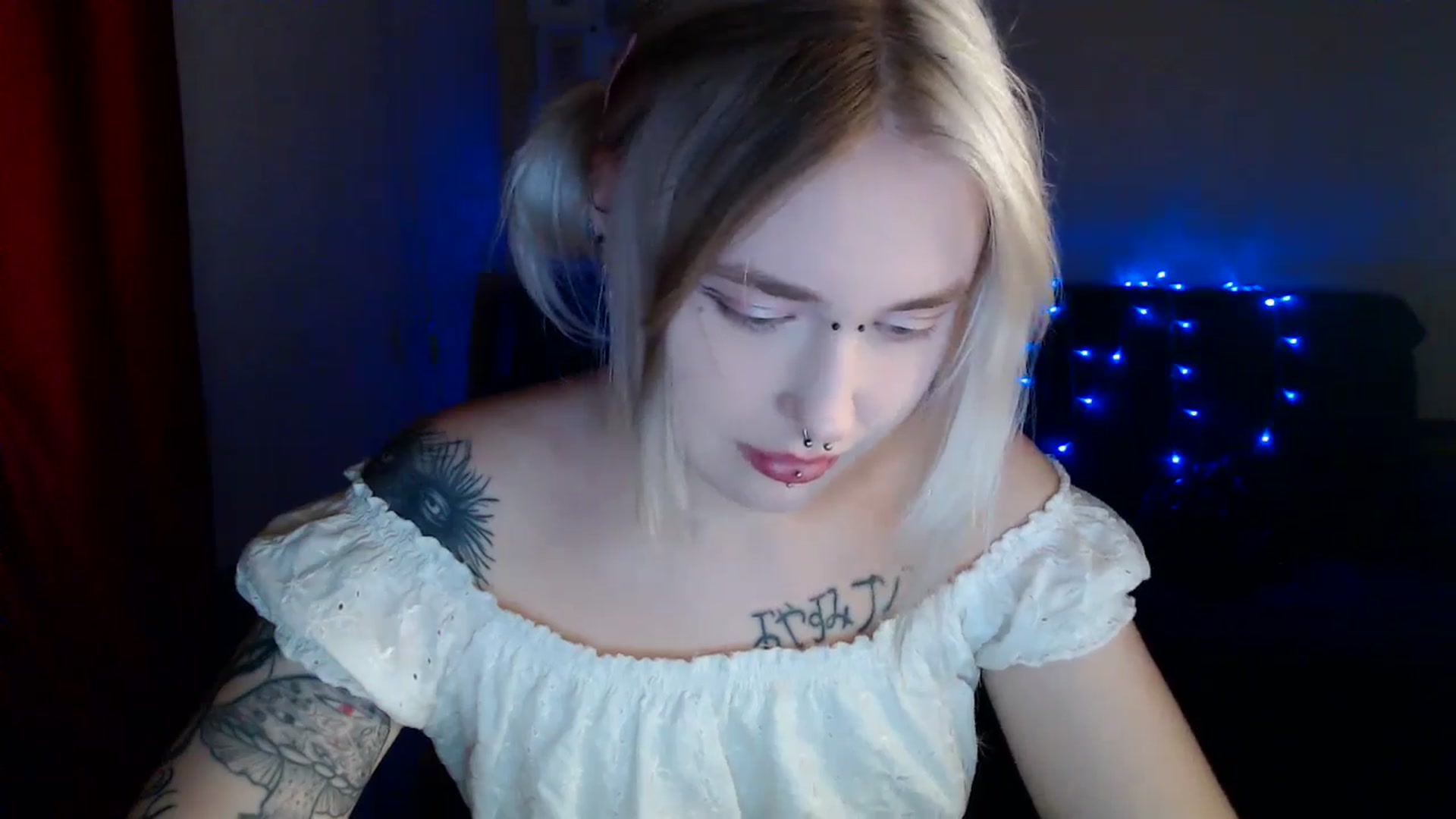 Gallery image thumbnail from Killinna's myfreecams stream on, 08/08/2024, 17:05 image 19 of 20