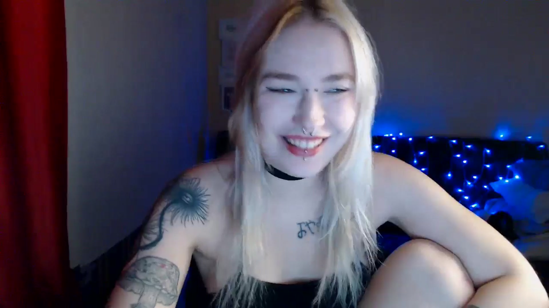 Gallery image thumbnail from Killinna's myfreecams stream on, 09/29/2024, 15:00 image 19 of 20