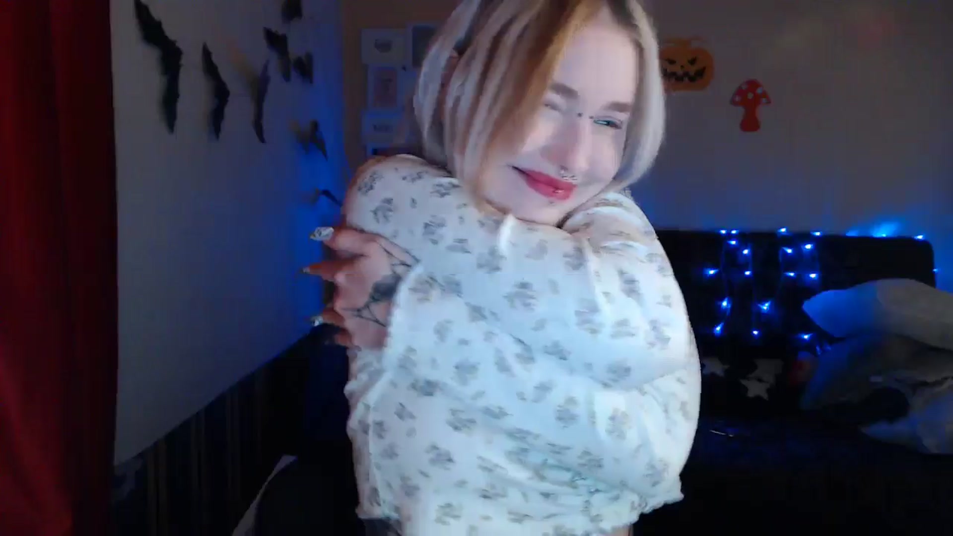 Gallery image thumbnail from Killinna's myfreecams stream on, 10/13/2024, 15:06 image 2 of 20