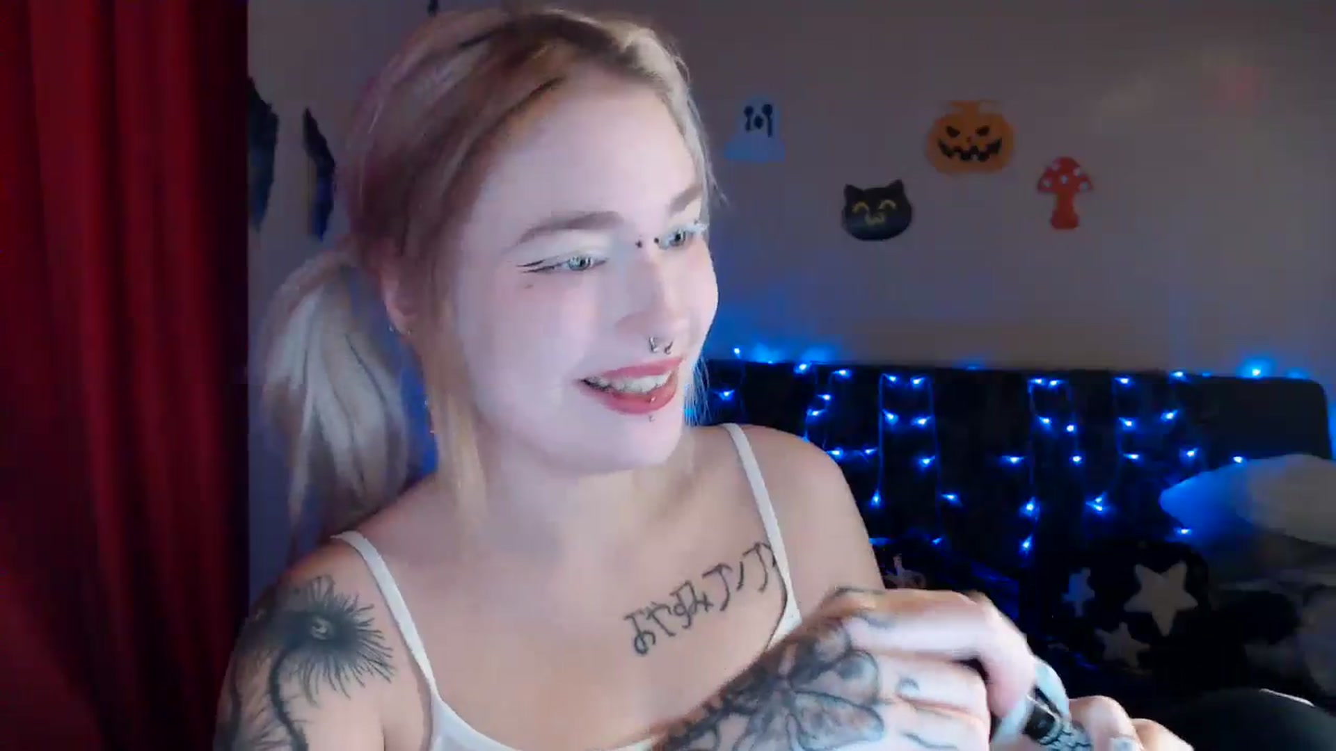 Gallery image thumbnail from Killinna's myfreecams stream on, 10/15/2024, 15:01 image 8 of 20