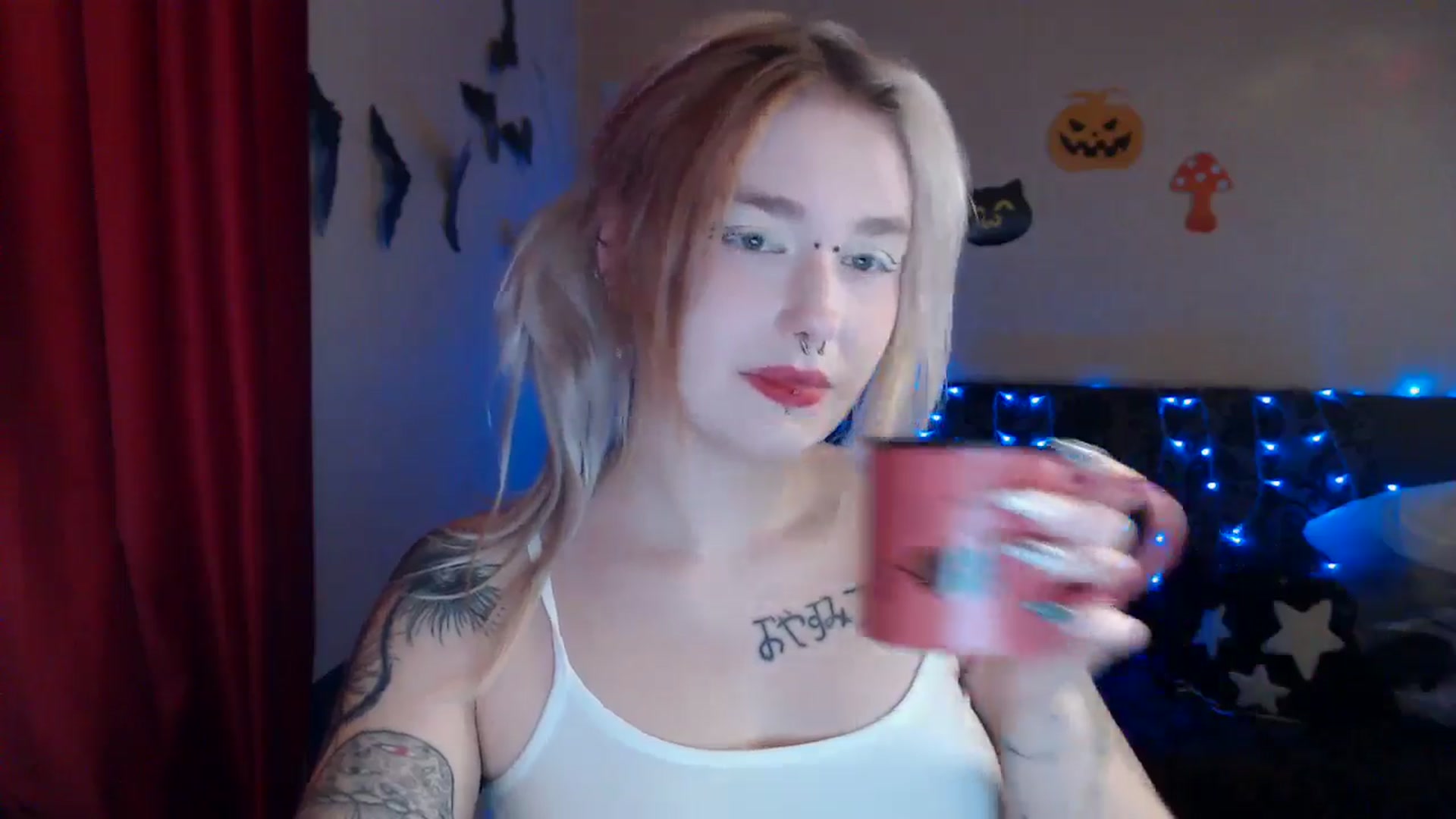 Gallery image thumbnail from Killinna's myfreecams stream on, 10/15/2024, 15:01 image 16 of 20