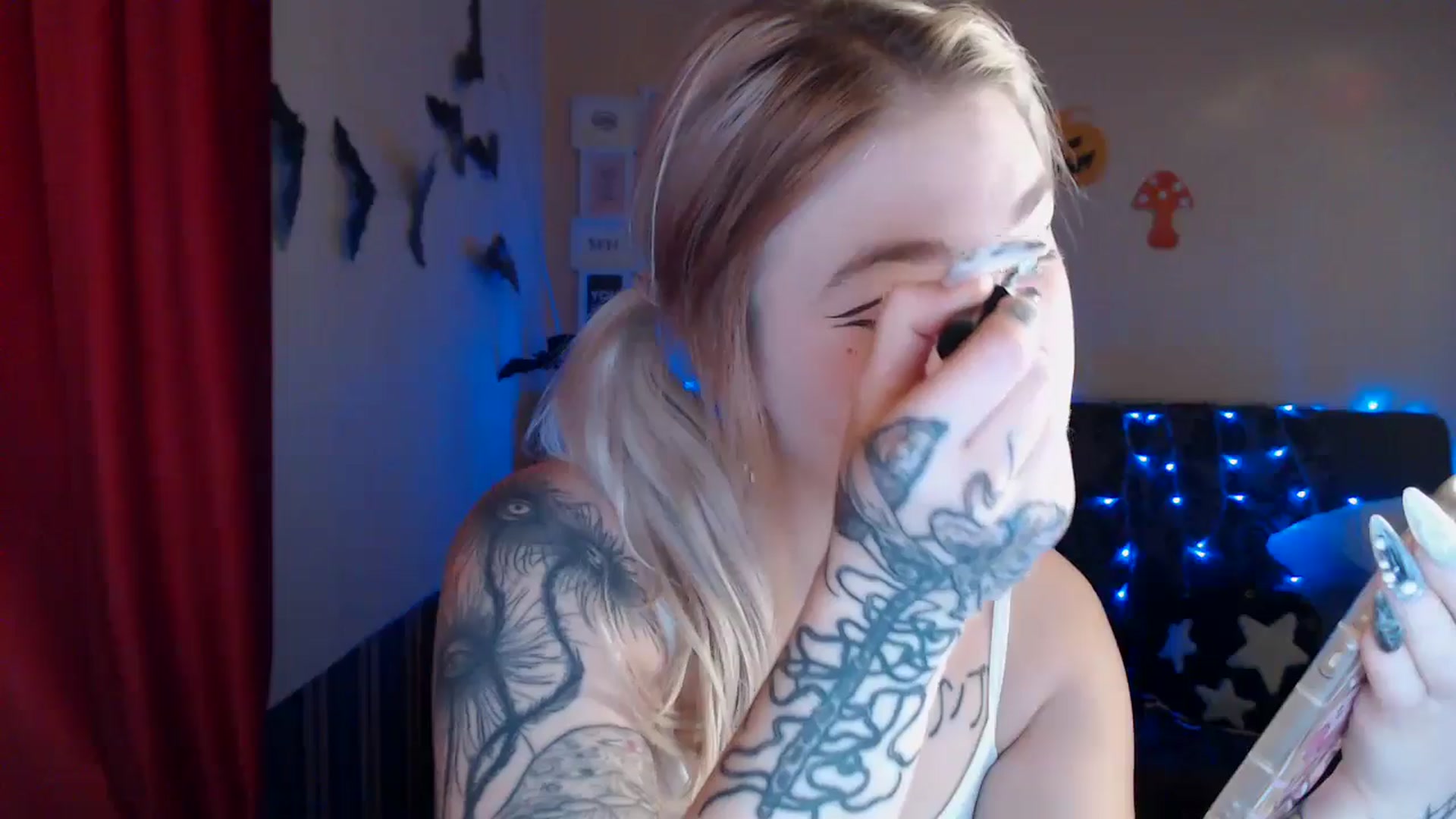 Gallery image thumbnail from Killinna's myfreecams stream on, 10/15/2024, 15:01 image 7 of 20