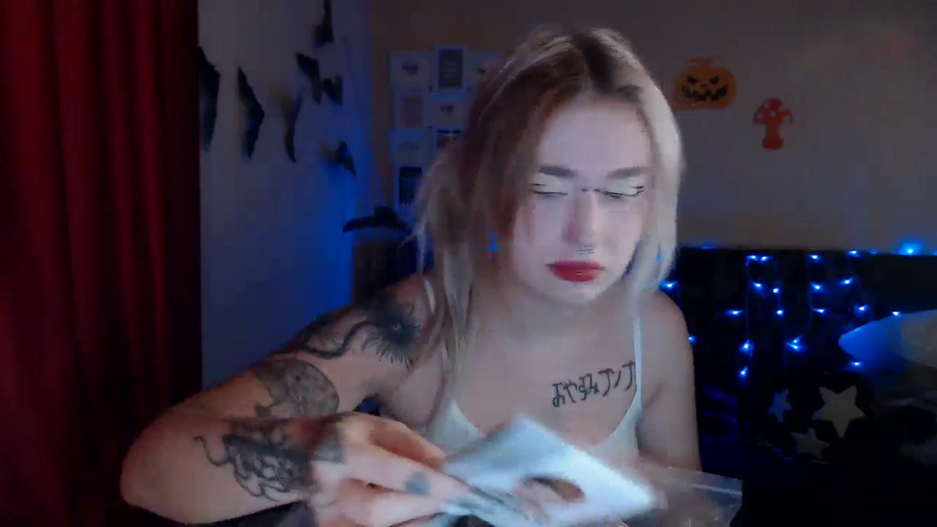 Gallery image thumbnail from Killinna's myfreecams stream on, 10/15/2024, 15:01 image 17 of 20