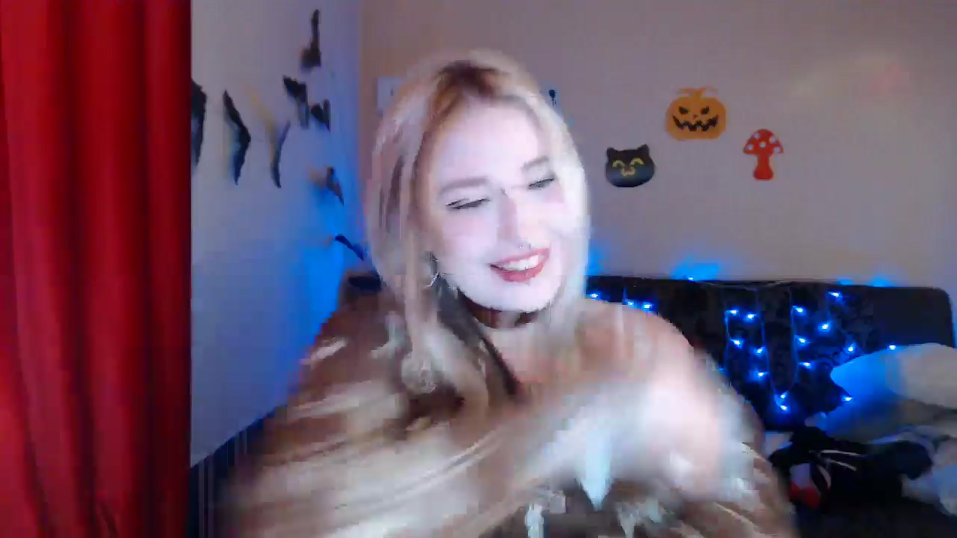 Gallery image thumbnail from Killinna's myfreecams stream on, 10/17/2024, 14:45 image 4 of 20