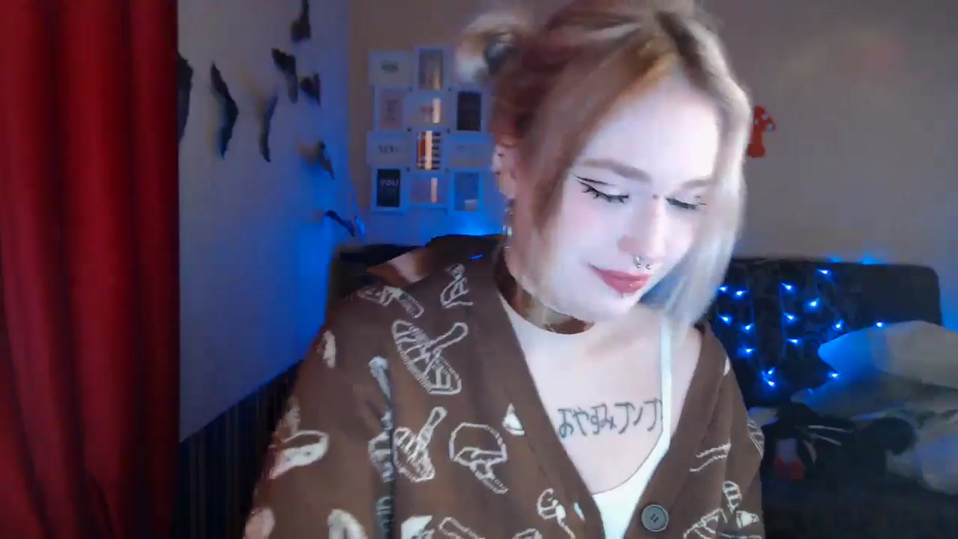 Gallery image thumbnail from Killinna's myfreecams stream on, 10/17/2024, 14:45 image 17 of 20
