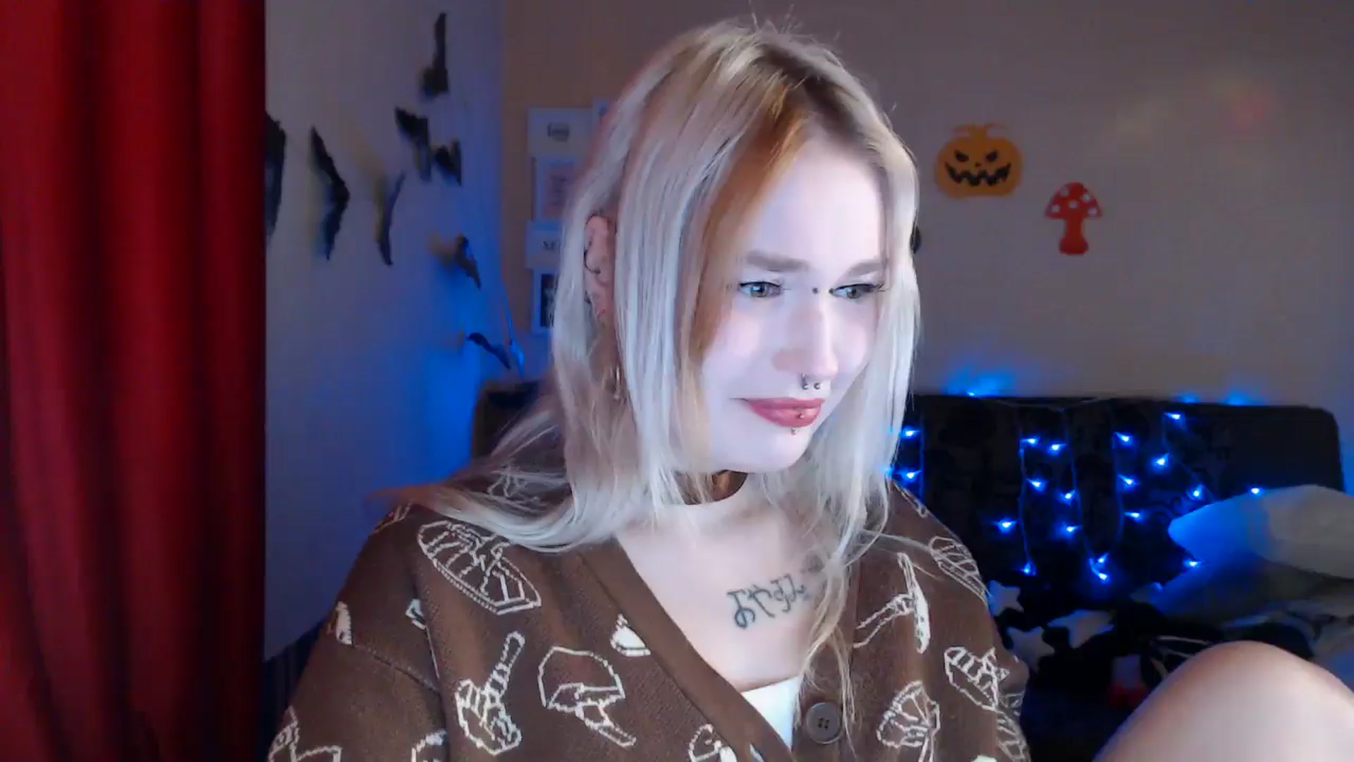 Gallery image thumbnail from Killinna's myfreecams stream on, 10/17/2024, 14:45 image 1 of 20