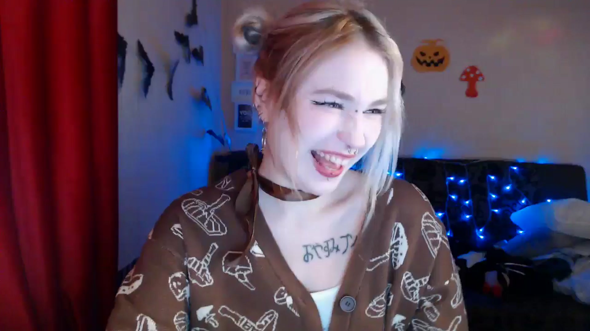 Gallery image thumbnail from Killinna's myfreecams stream on, 10/17/2024, 14:45 image 5 of 20