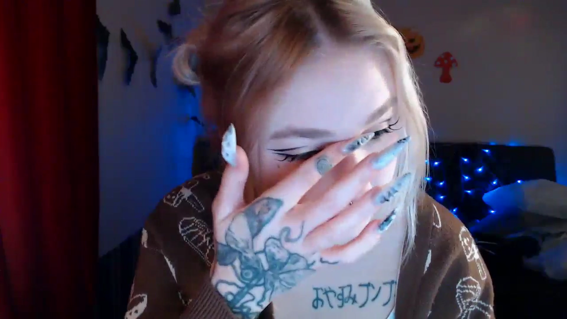 Gallery image thumbnail from Killinna's myfreecams stream on, 10/17/2024, 16:01 image 10 of 20