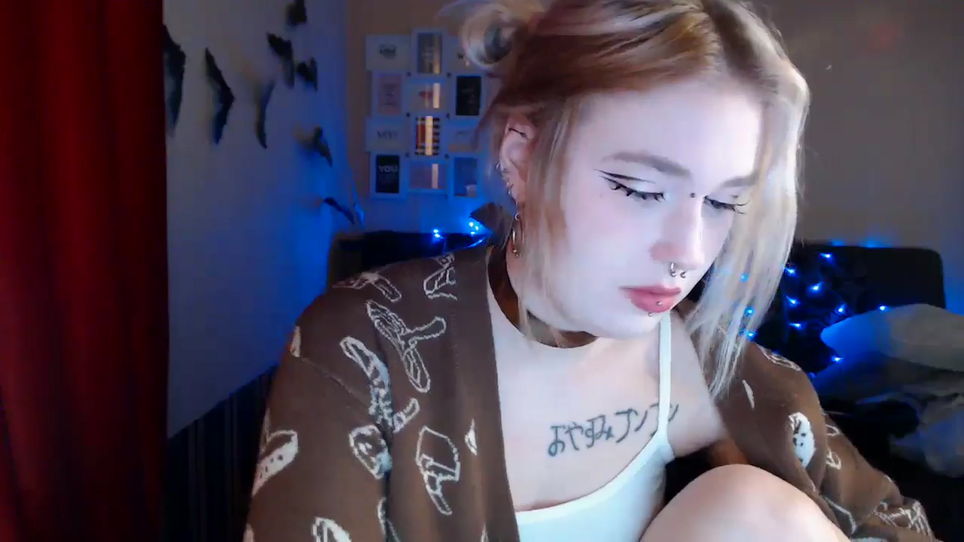 Gallery image thumbnail from Killinna's myfreecams stream on, 10/17/2024, 16:01 image 4 of 20