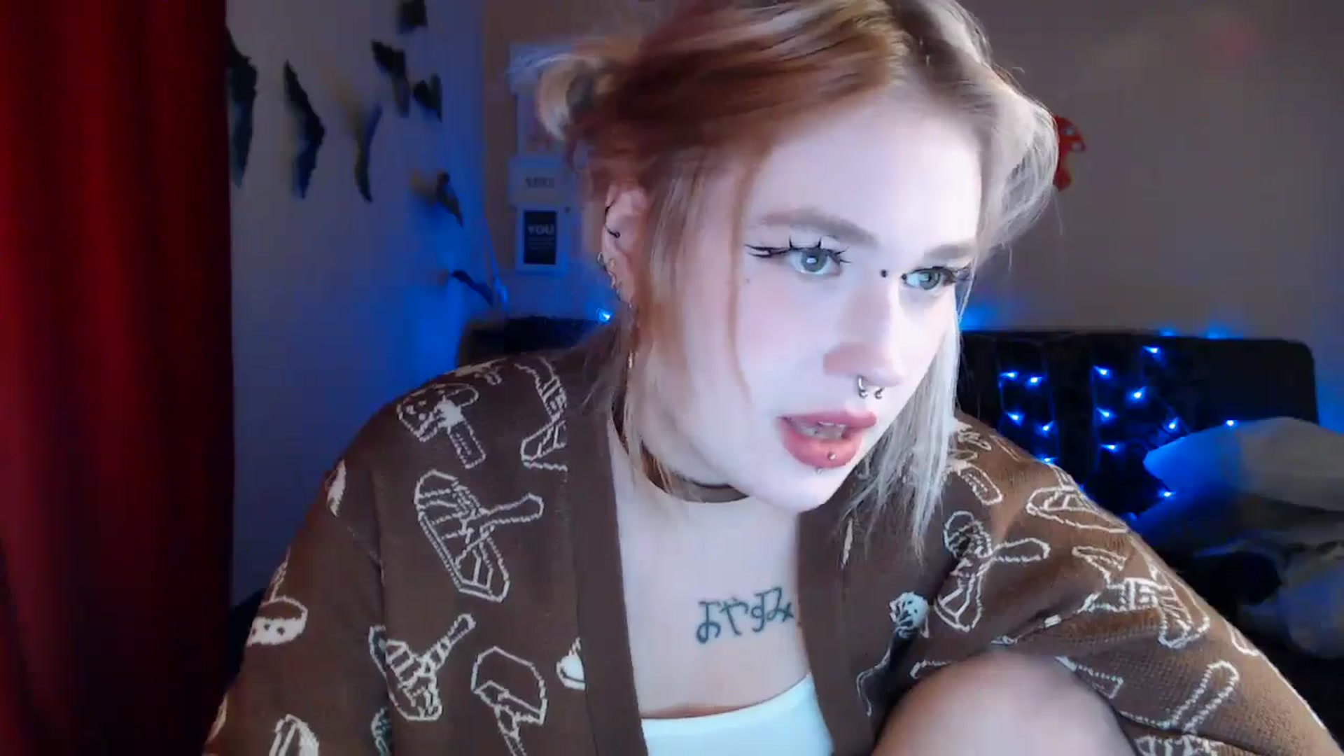 Gallery image thumbnail from Killinna's myfreecams stream on, 10/17/2024, 17:03 image 3 of 20
