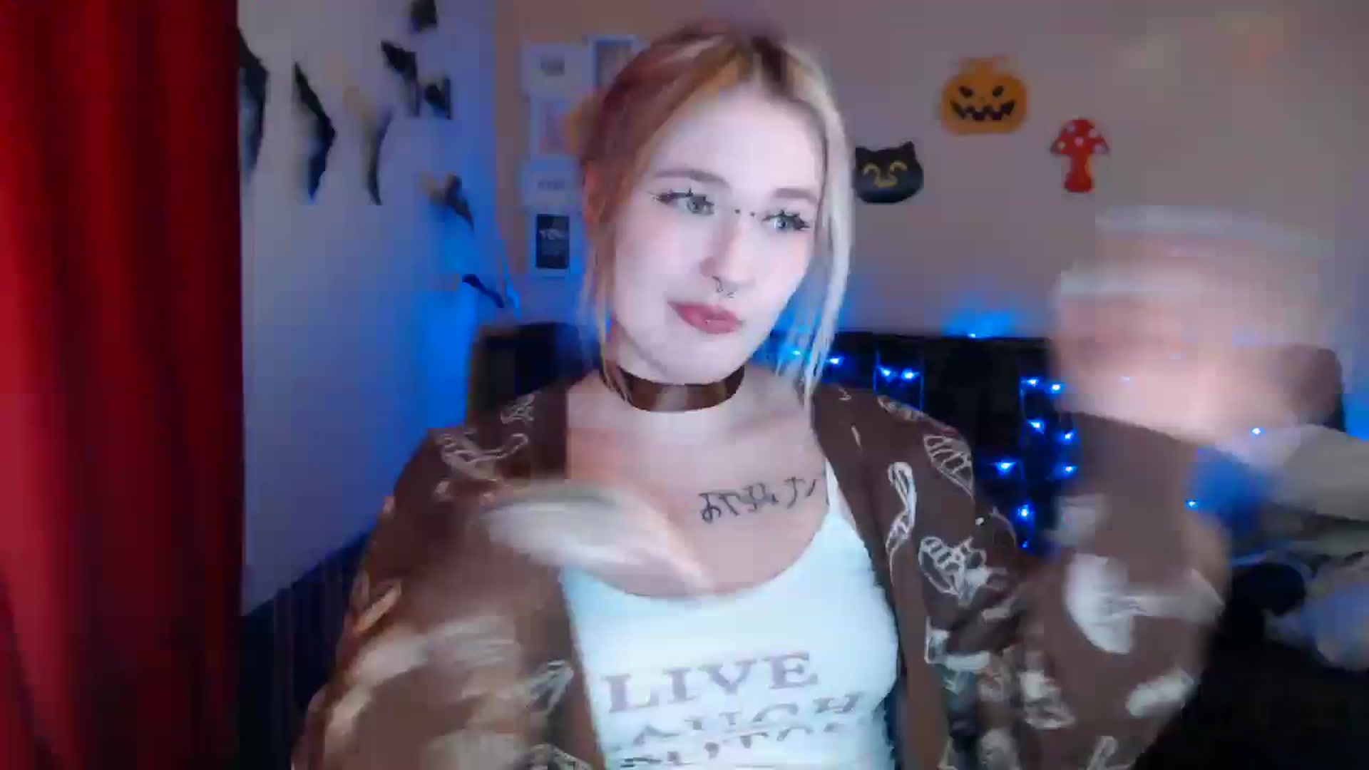 Gallery image thumbnail from Killinna's myfreecams stream on, 10/17/2024, 17:19 image 1 of 20