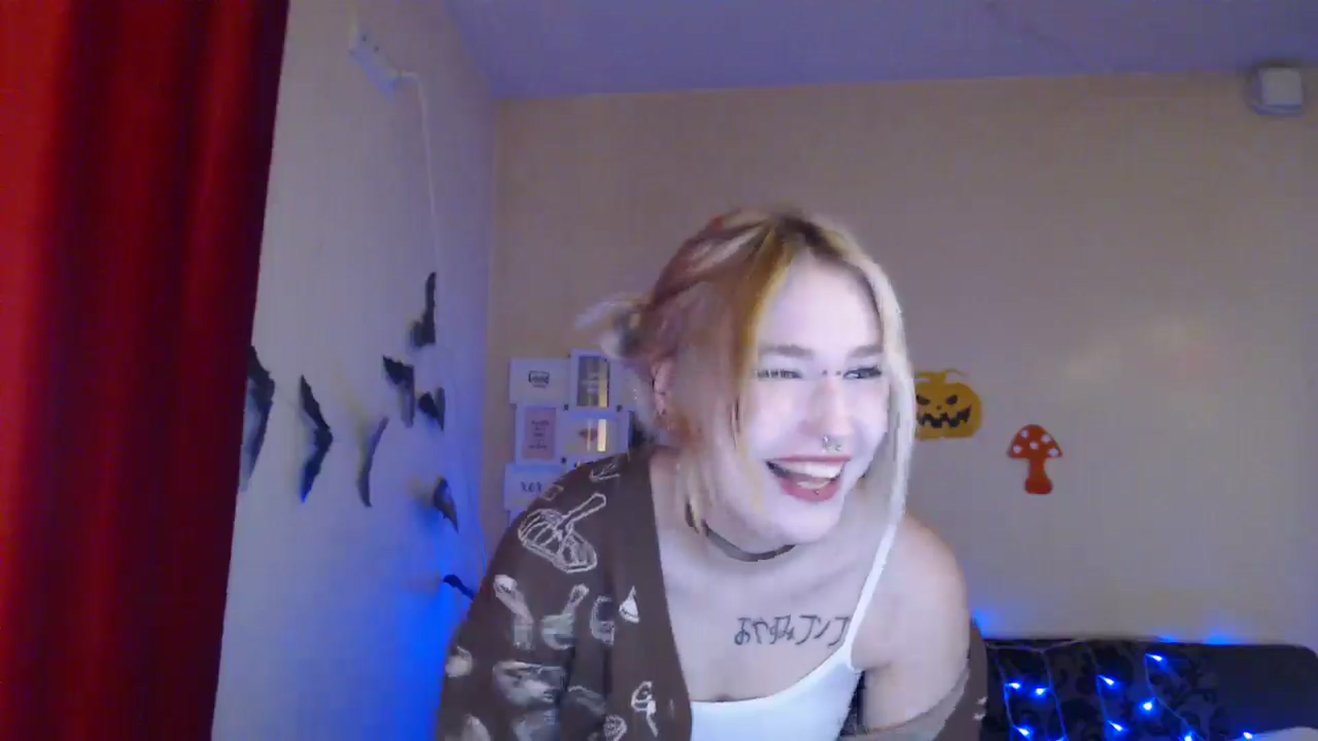 Gallery image thumbnail from Killinna's myfreecams stream on, 10/17/2024, 17:19 image 9 of 20
