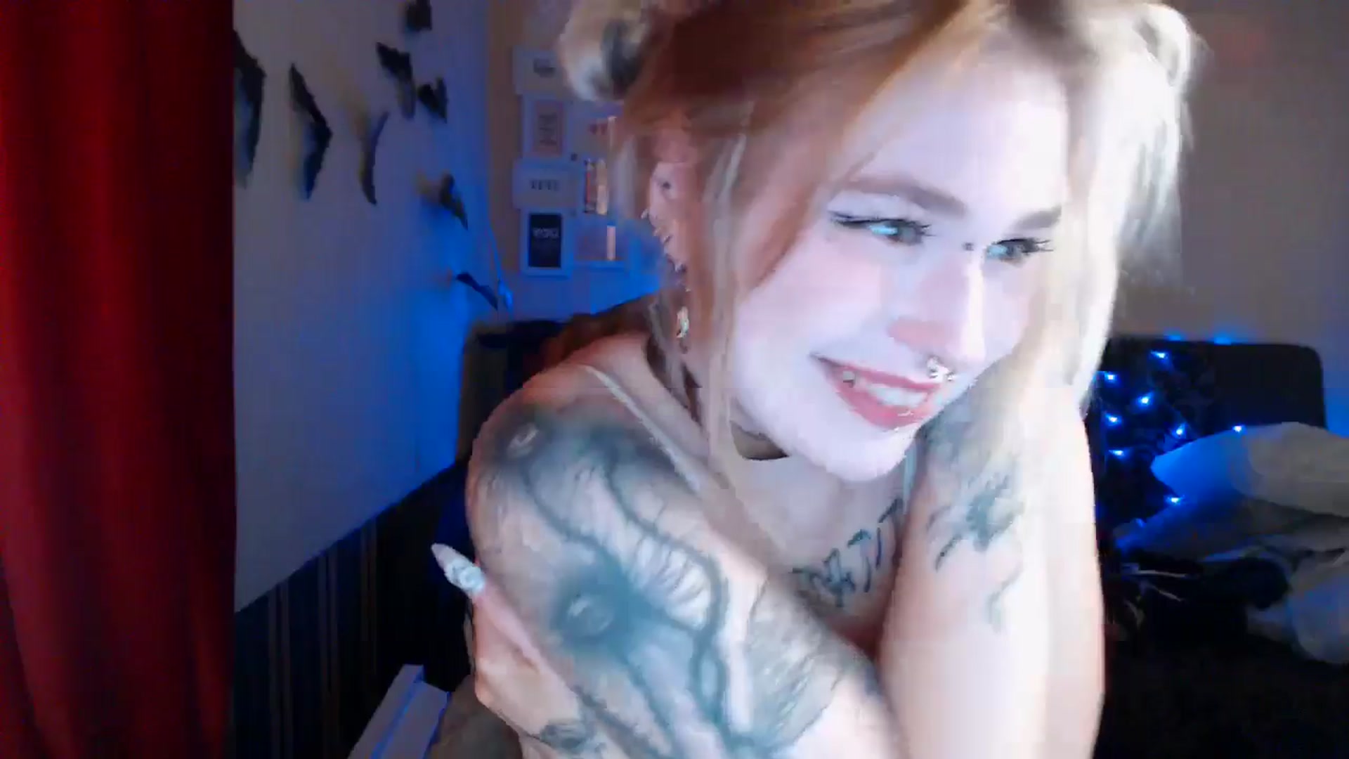 Gallery image thumbnail from Killinna's myfreecams stream on, 10/17/2024, 17:19 image 17 of 20