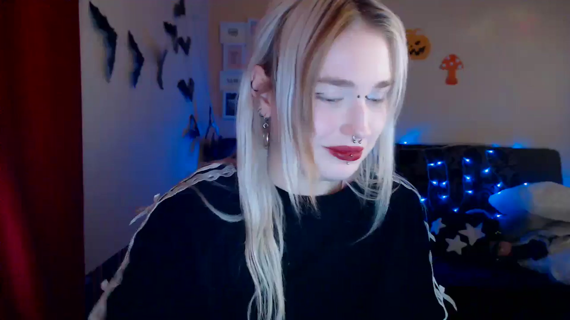 Gallery image thumbnail from Killinna's myfreecams stream on, 10/20/2024, 14:22 image 17 of 20