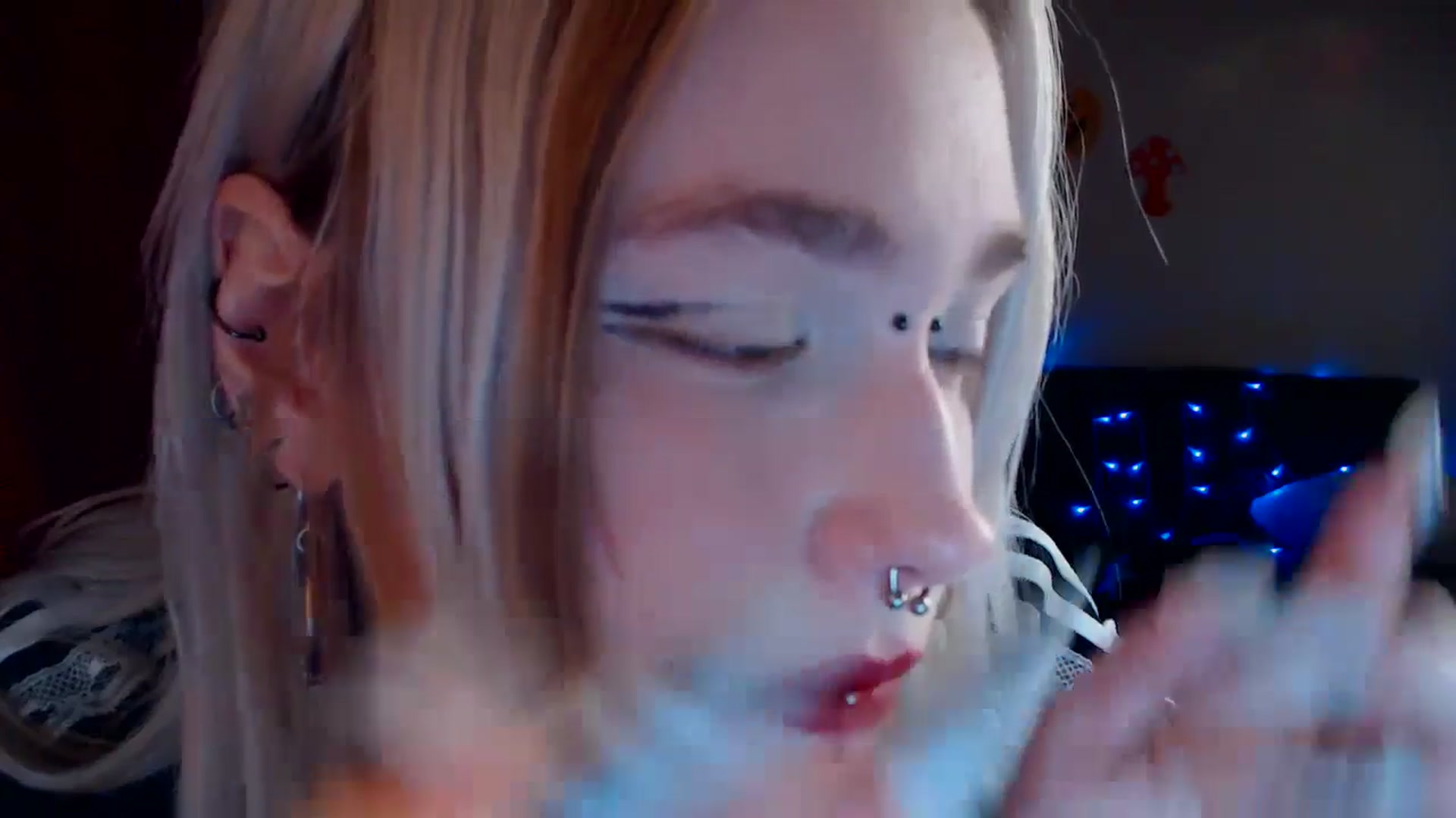 Gallery image thumbnail from Killinna's myfreecams stream on, 10/20/2024, 14:22 image 4 of 20