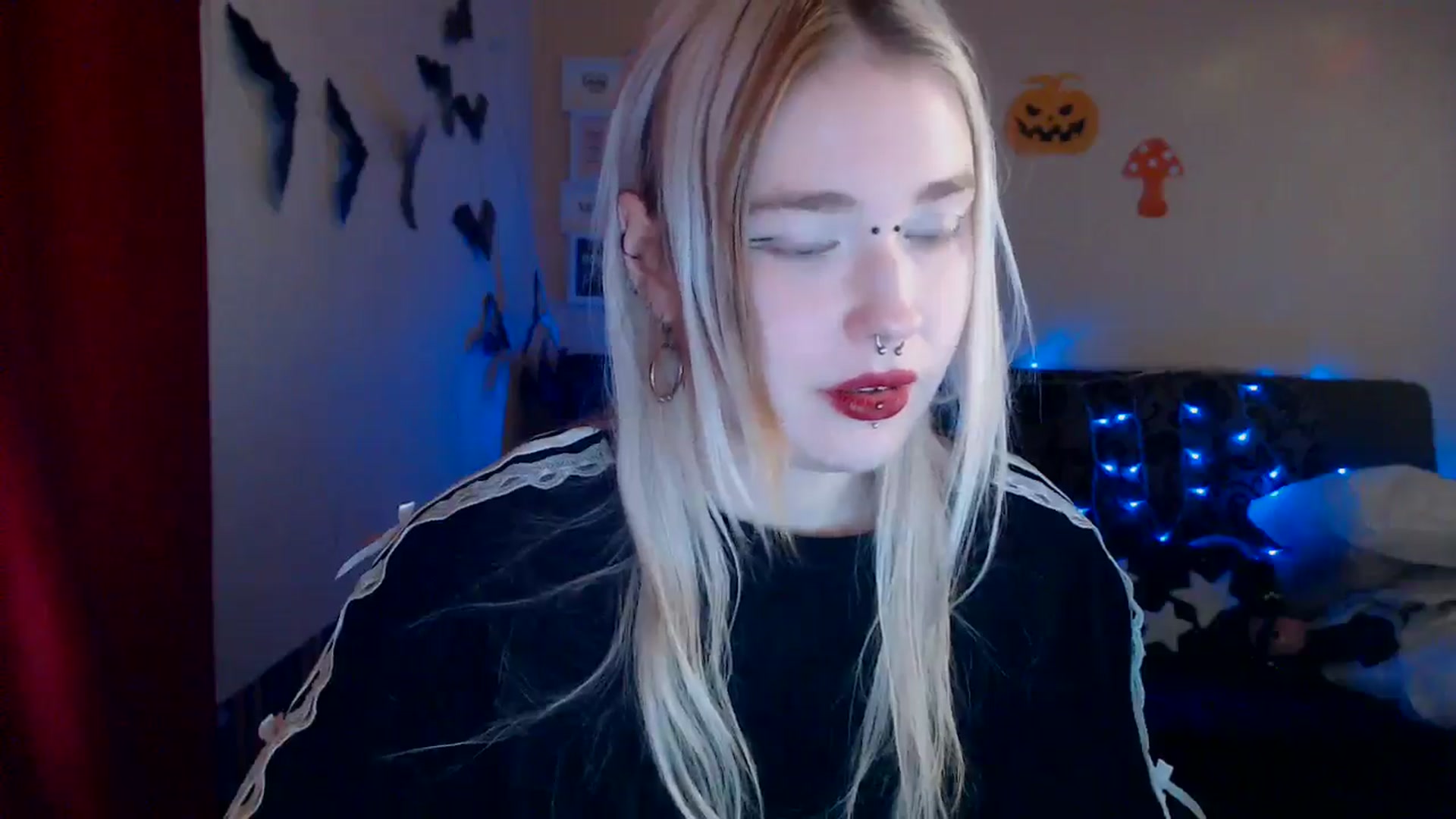 Gallery image thumbnail from Killinna's myfreecams stream on, 10/20/2024, 14:22 image 11 of 20