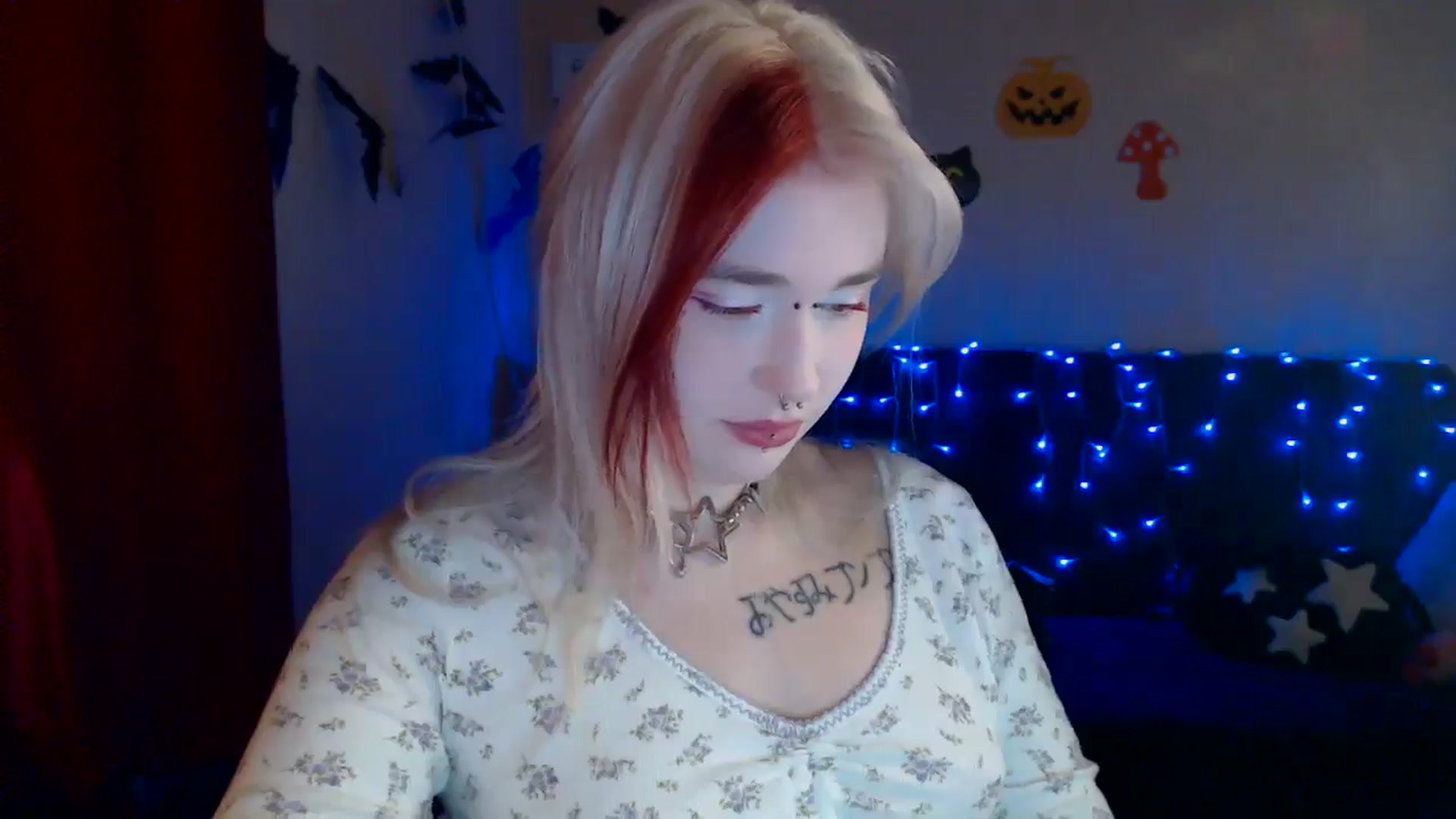 Gallery image thumbnail from Killinna's myfreecams stream on, 10/23/2024, 14:36 image 12 of 20