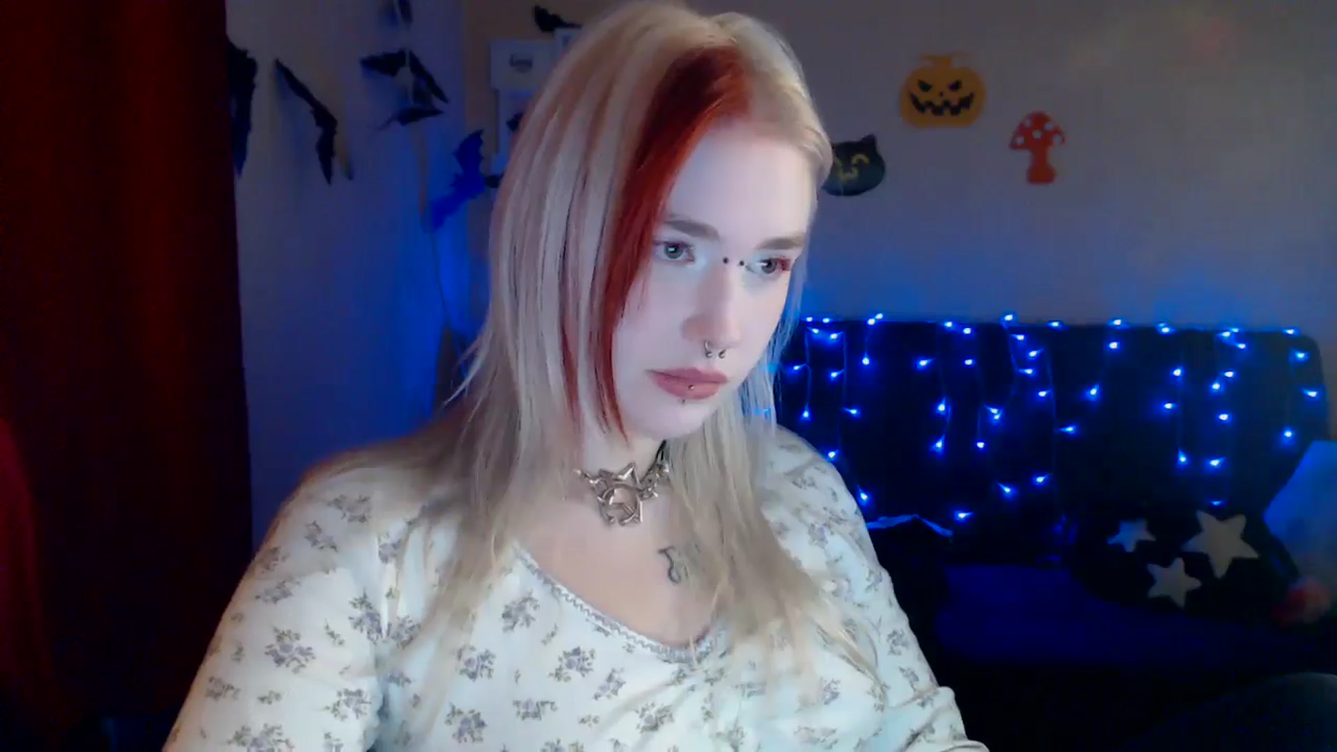 Gallery image thumbnail from Killinna's myfreecams stream on, 10/23/2024, 14:36 image 16 of 20