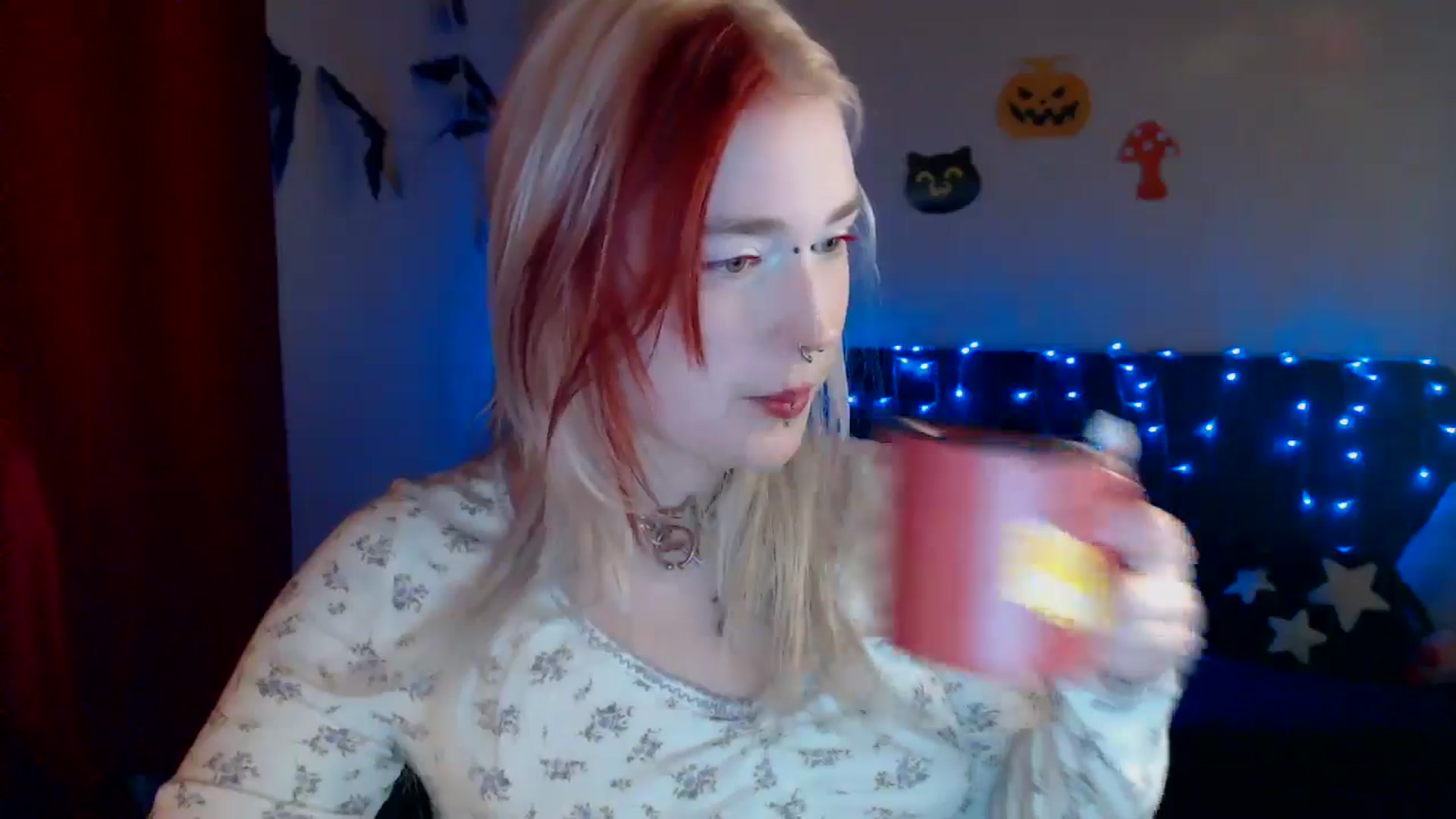Gallery image thumbnail from Killinna's myfreecams stream on, 10/23/2024, 14:36 image 8 of 20