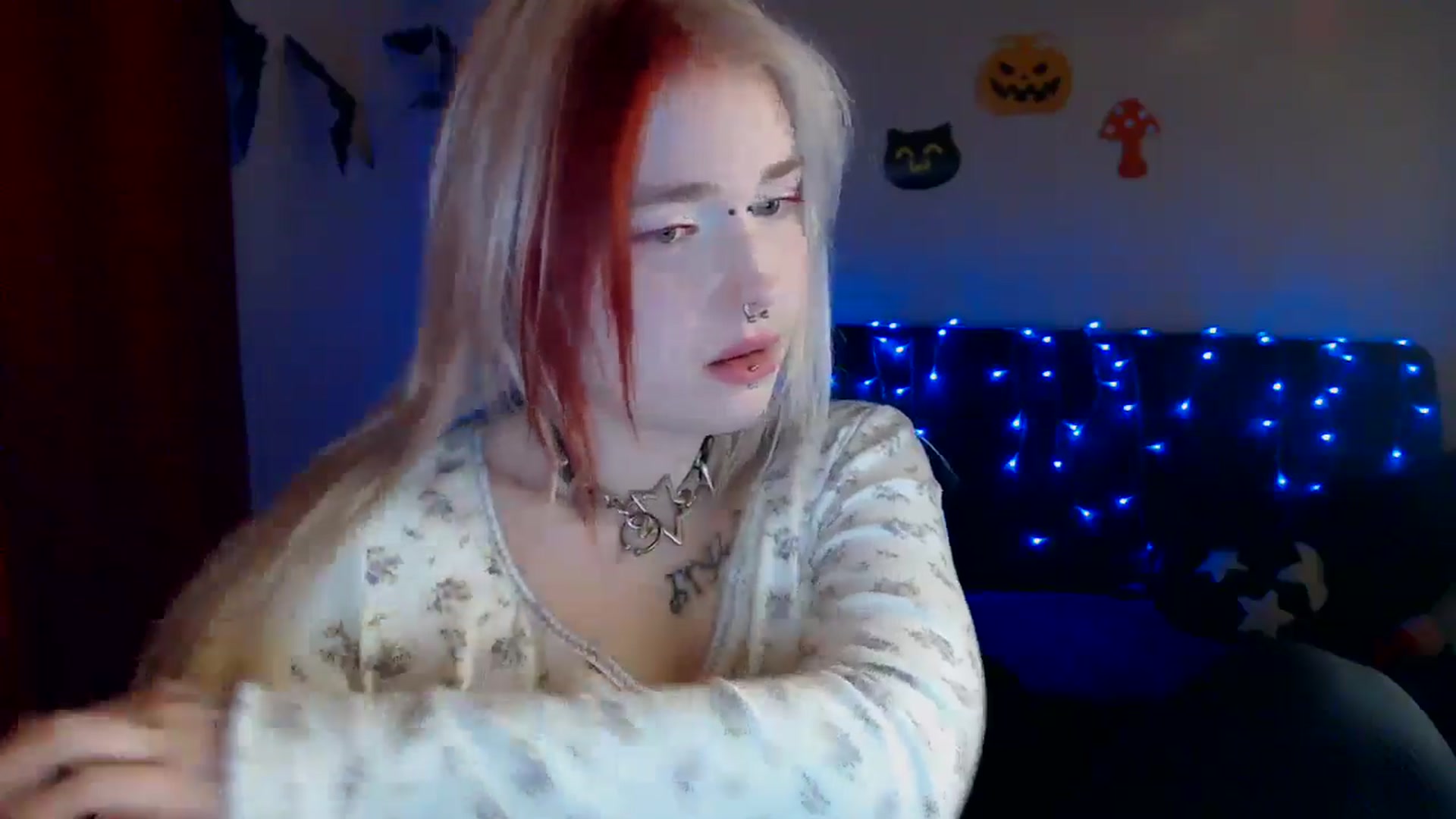 Gallery image thumbnail from Killinna's myfreecams stream on, 10/23/2024, 16:26 image 2 of 20