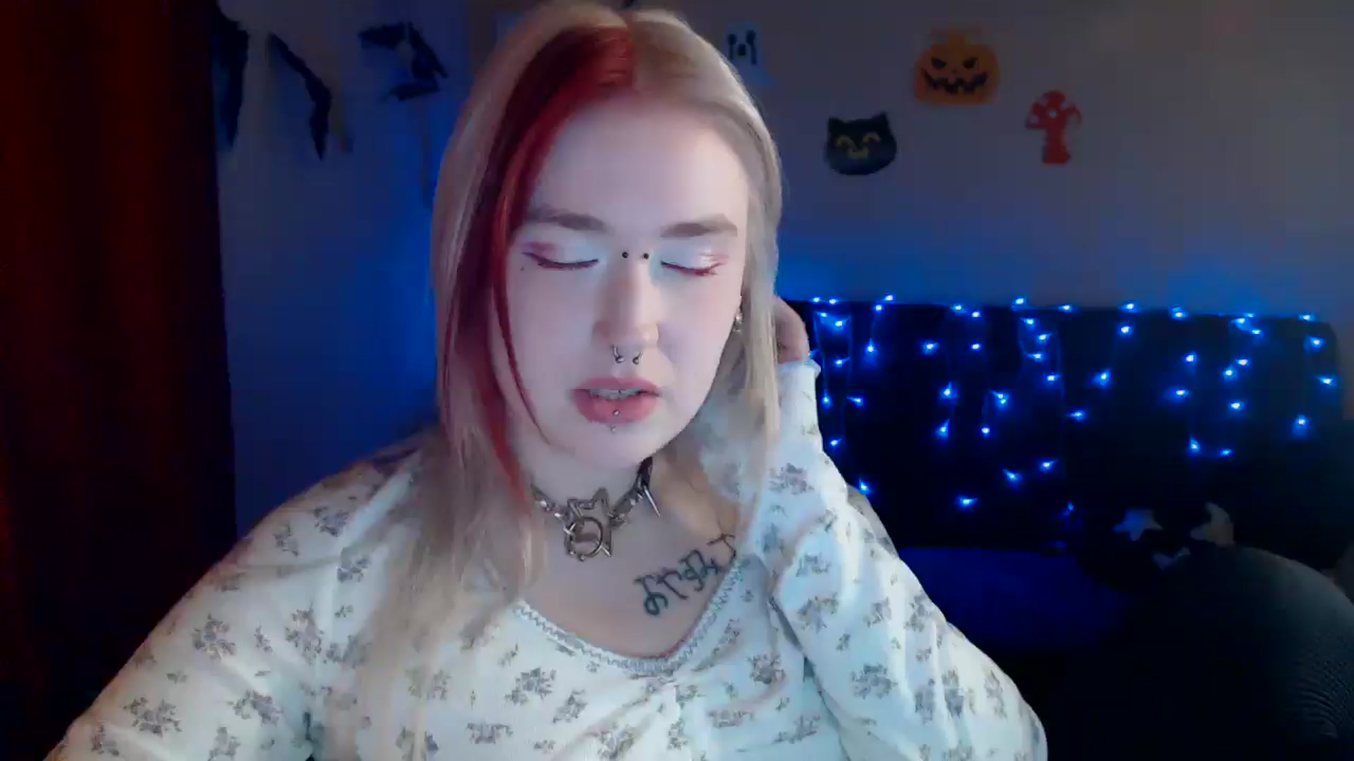 Gallery image thumbnail from Killinna's myfreecams stream on, 10/23/2024, 16:26 image 13 of 20