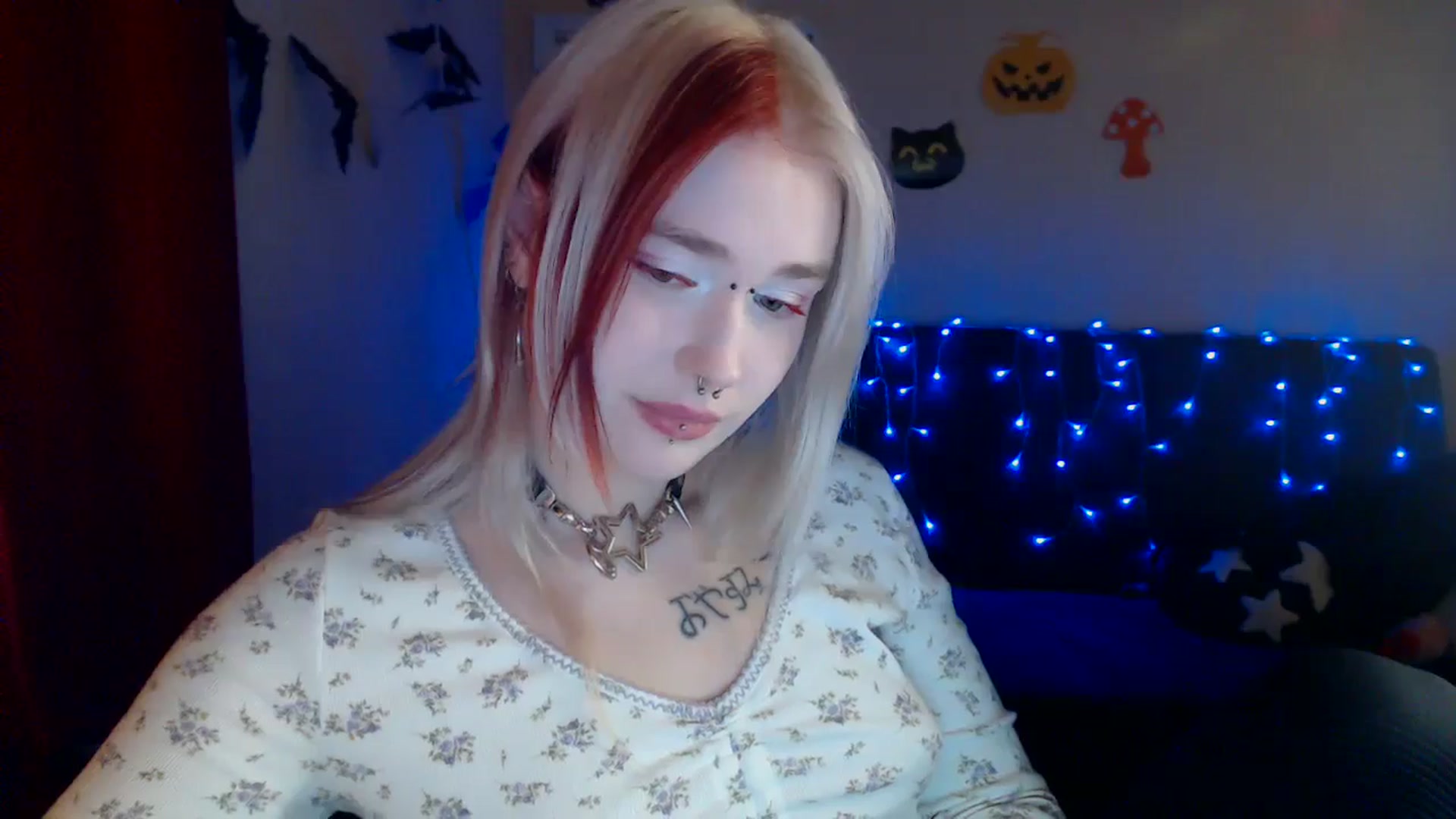 Gallery image thumbnail from Killinna's myfreecams stream on, 10/23/2024, 16:26 image 8 of 20