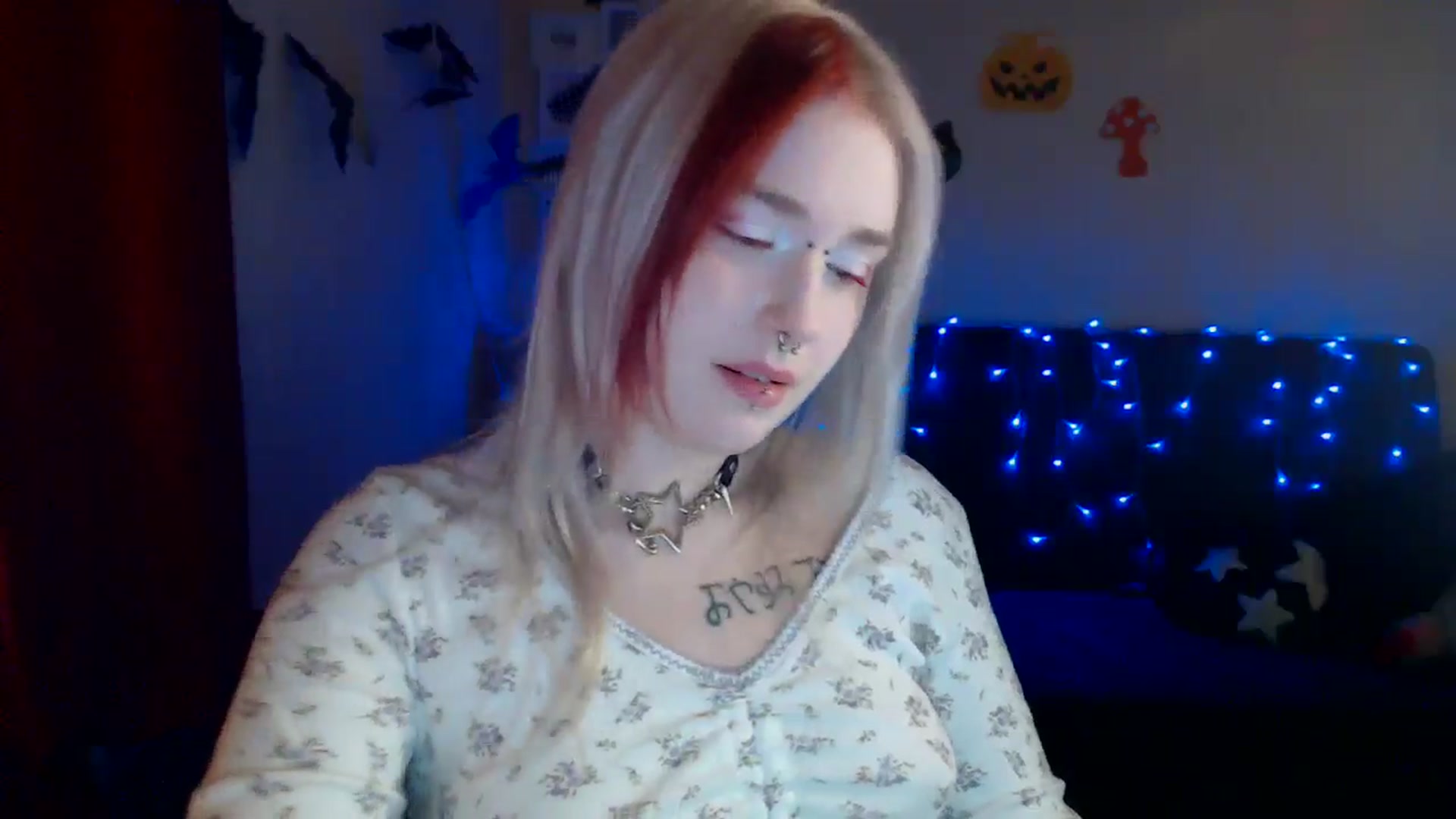Gallery image thumbnail from Killinna's myfreecams stream on, 10/23/2024, 16:26 image 15 of 20