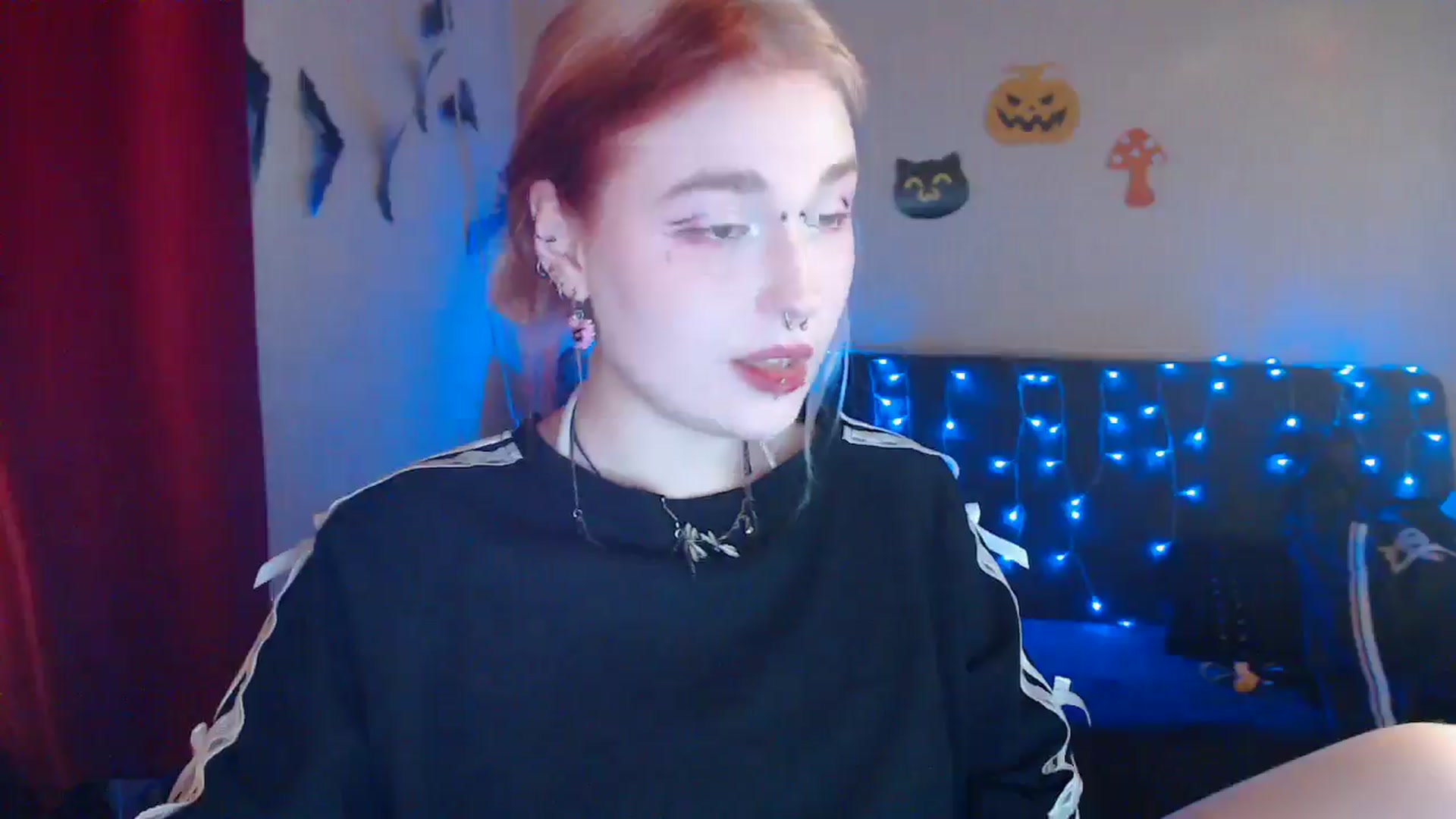 Gallery image thumbnail from Killinna's myfreecams stream on, 10/25/2024, 15:00 image 17 of 20
