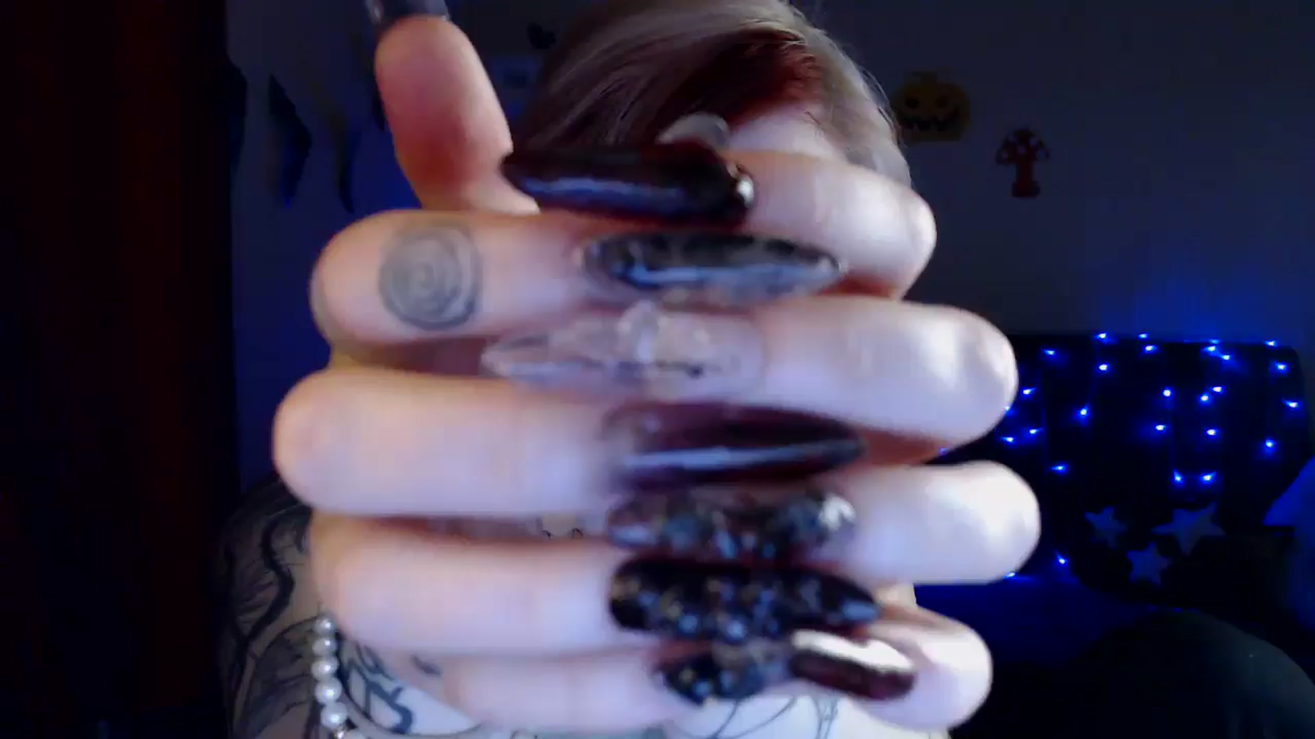 Gallery image thumbnail from Killinna's myfreecams stream on, 10/29/2024, 15:27 image 1 of 20