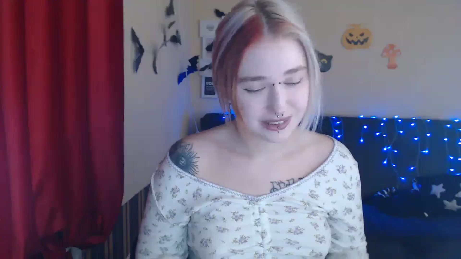 Gallery image thumbnail from Killinna's myfreecams stream on, 11/17/2024, 15:38 image 14 of 20