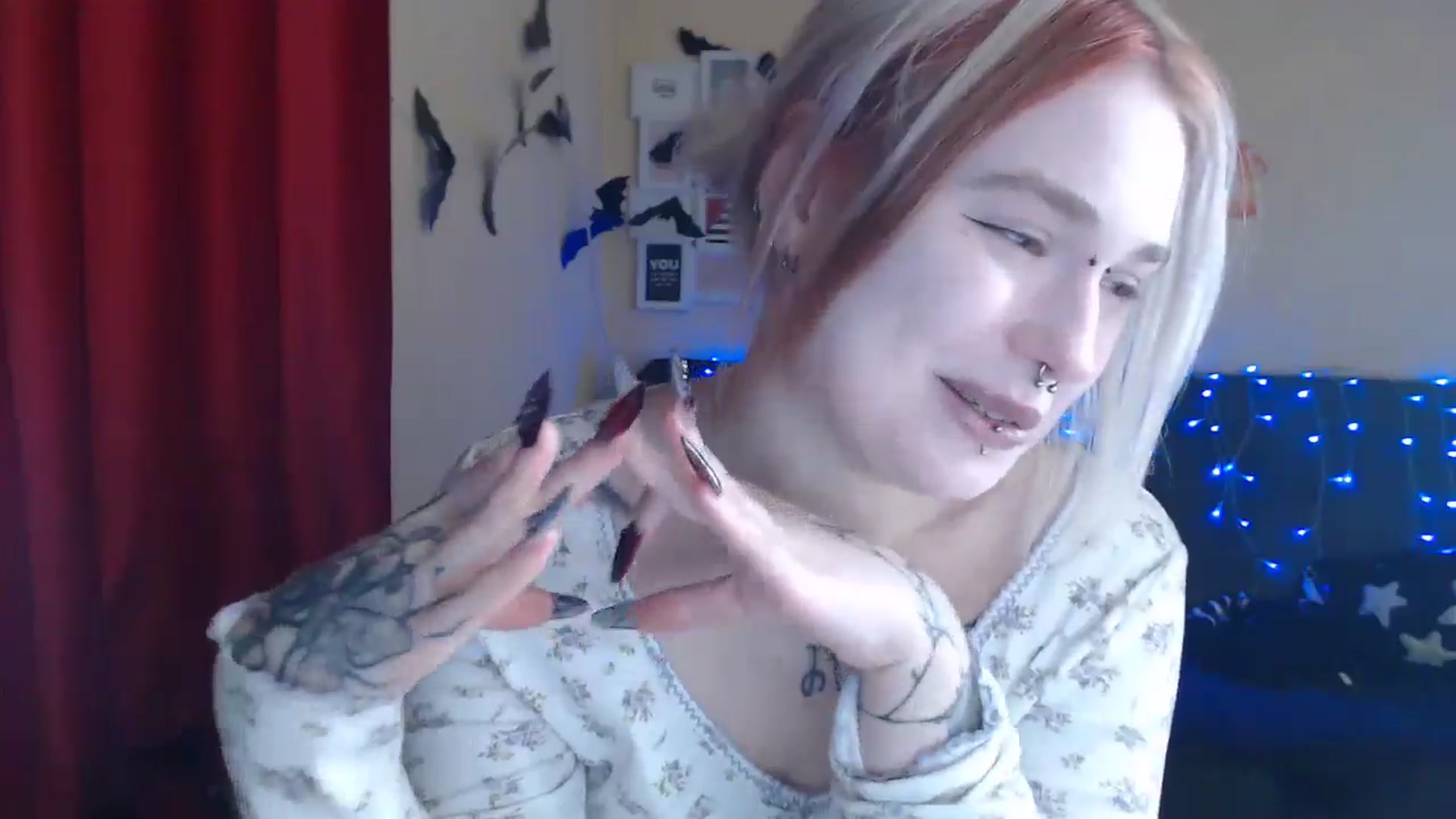 Gallery image thumbnail from Killinna's myfreecams stream on, 11/17/2024, 15:38 image 10 of 20