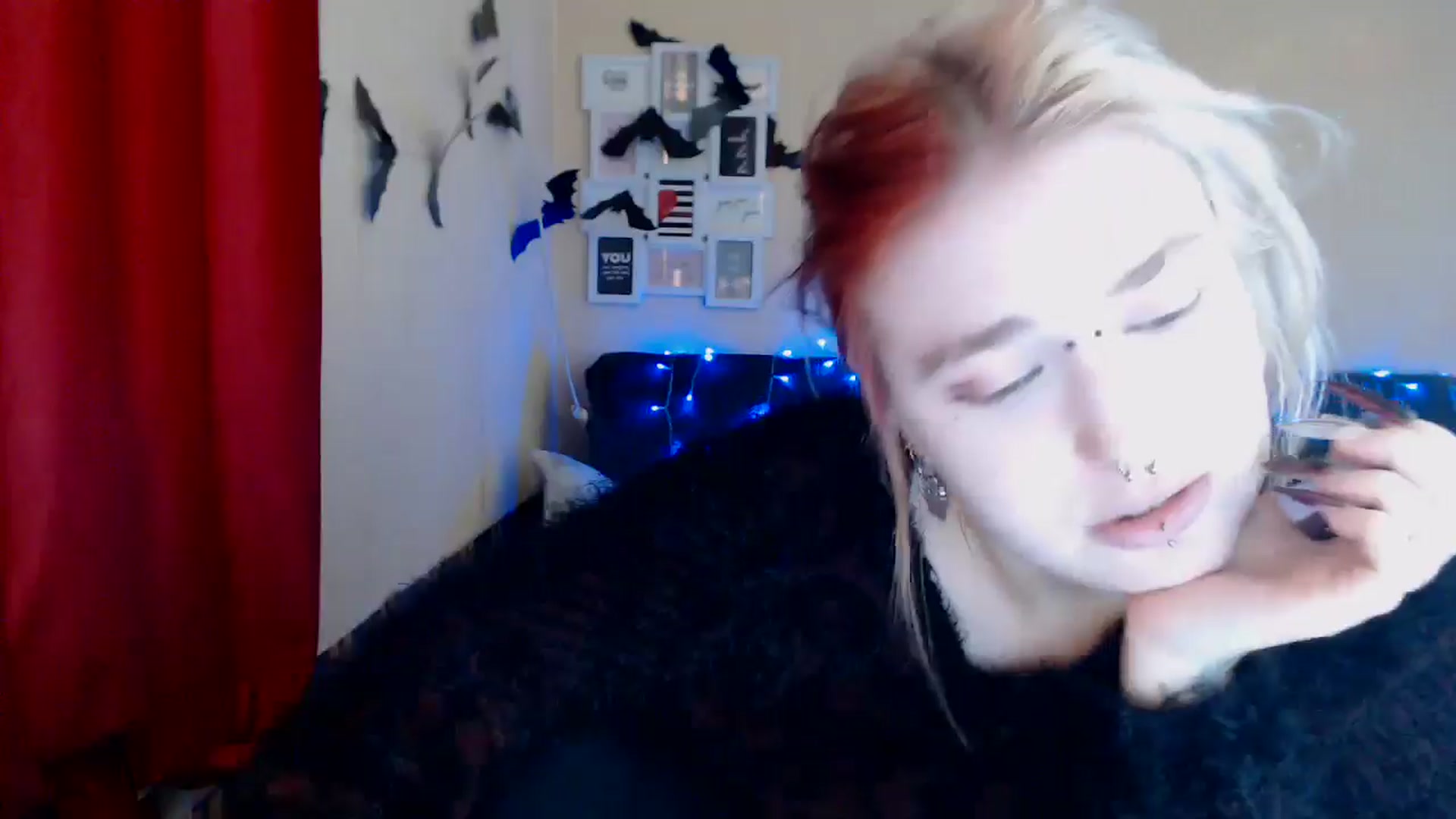 Gallery image thumbnail from Killinna's myfreecams stream on, 11/20/2024, 16:35 image 12 of 20