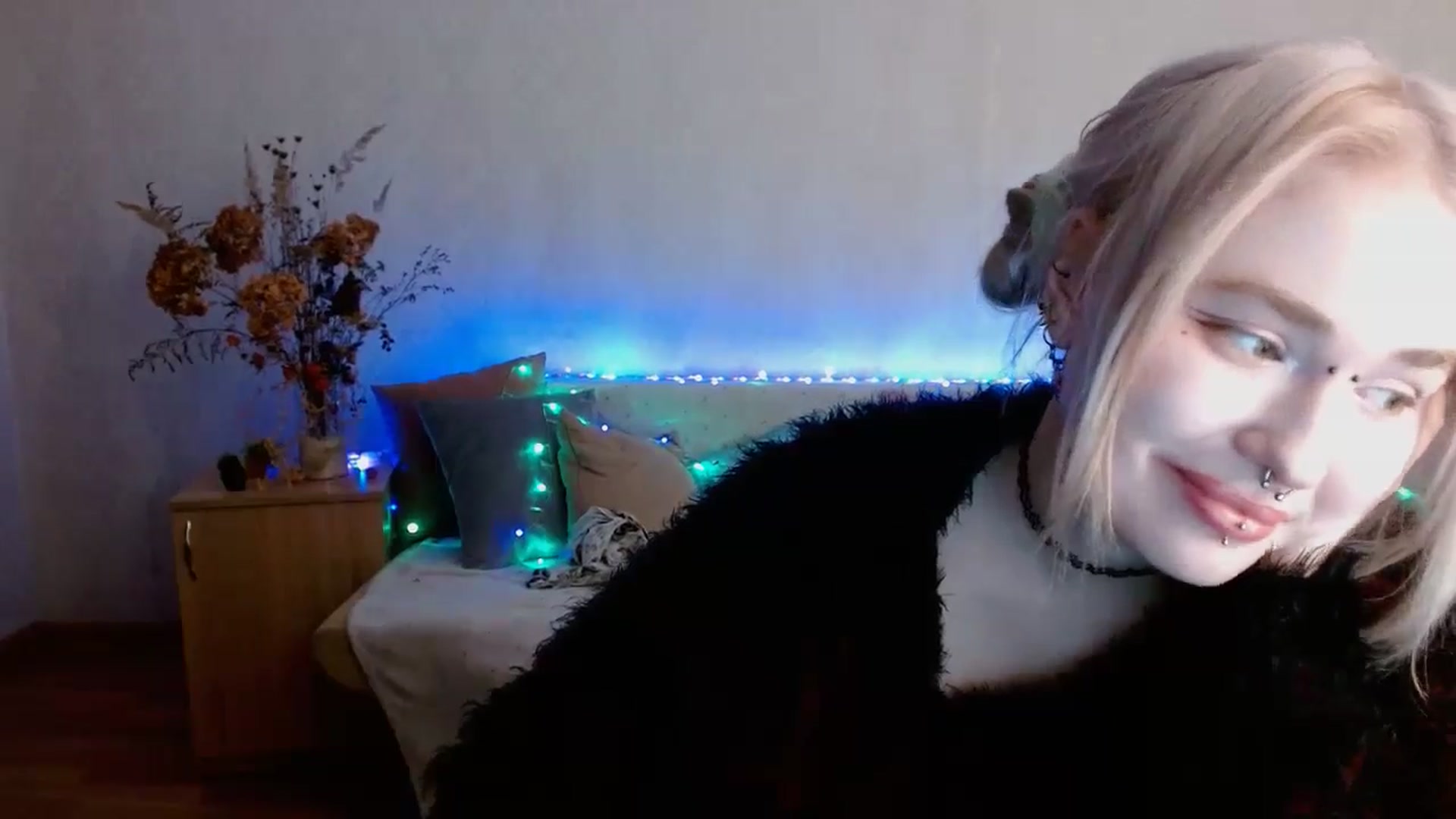 Gallery image thumbnail from Killinna's myfreecams stream on, 11/24/2024, 16:06 image 16 of 20