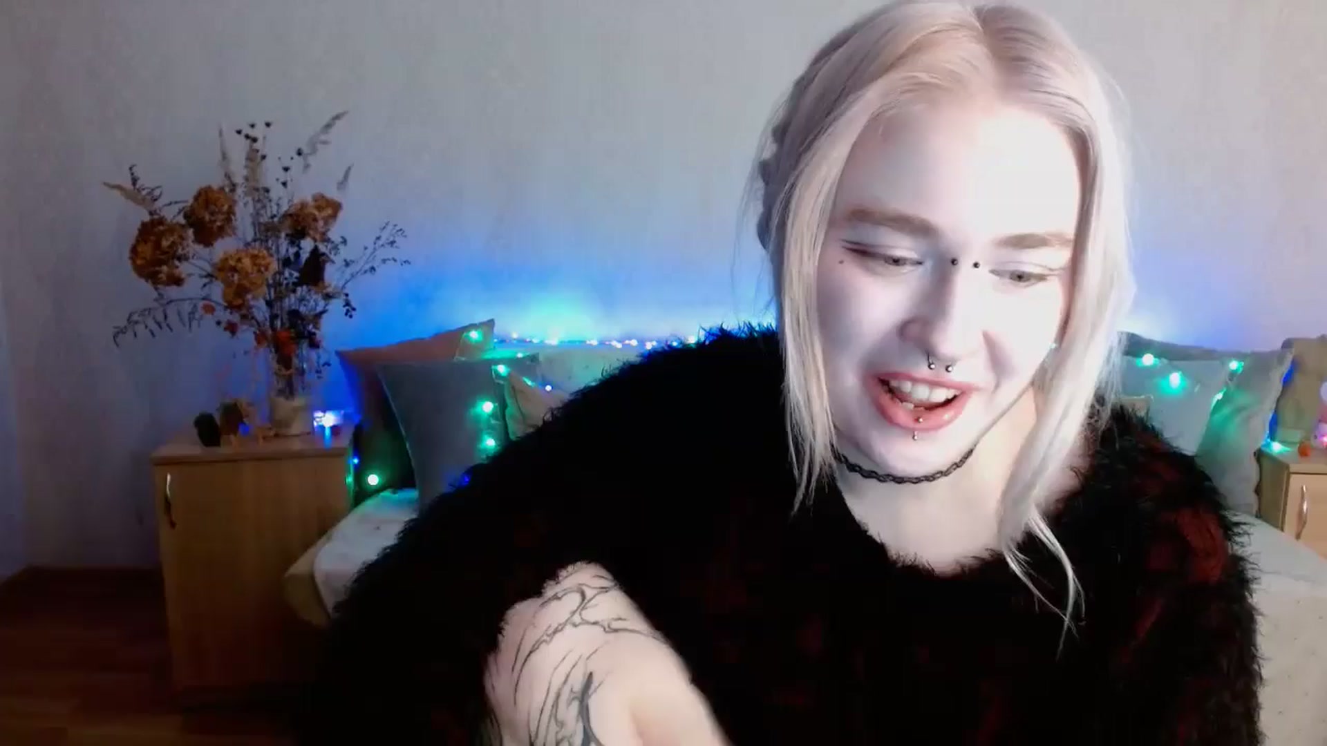 Gallery image thumbnail from Killinna's myfreecams stream on, 11/24/2024, 16:06 image 12 of 20