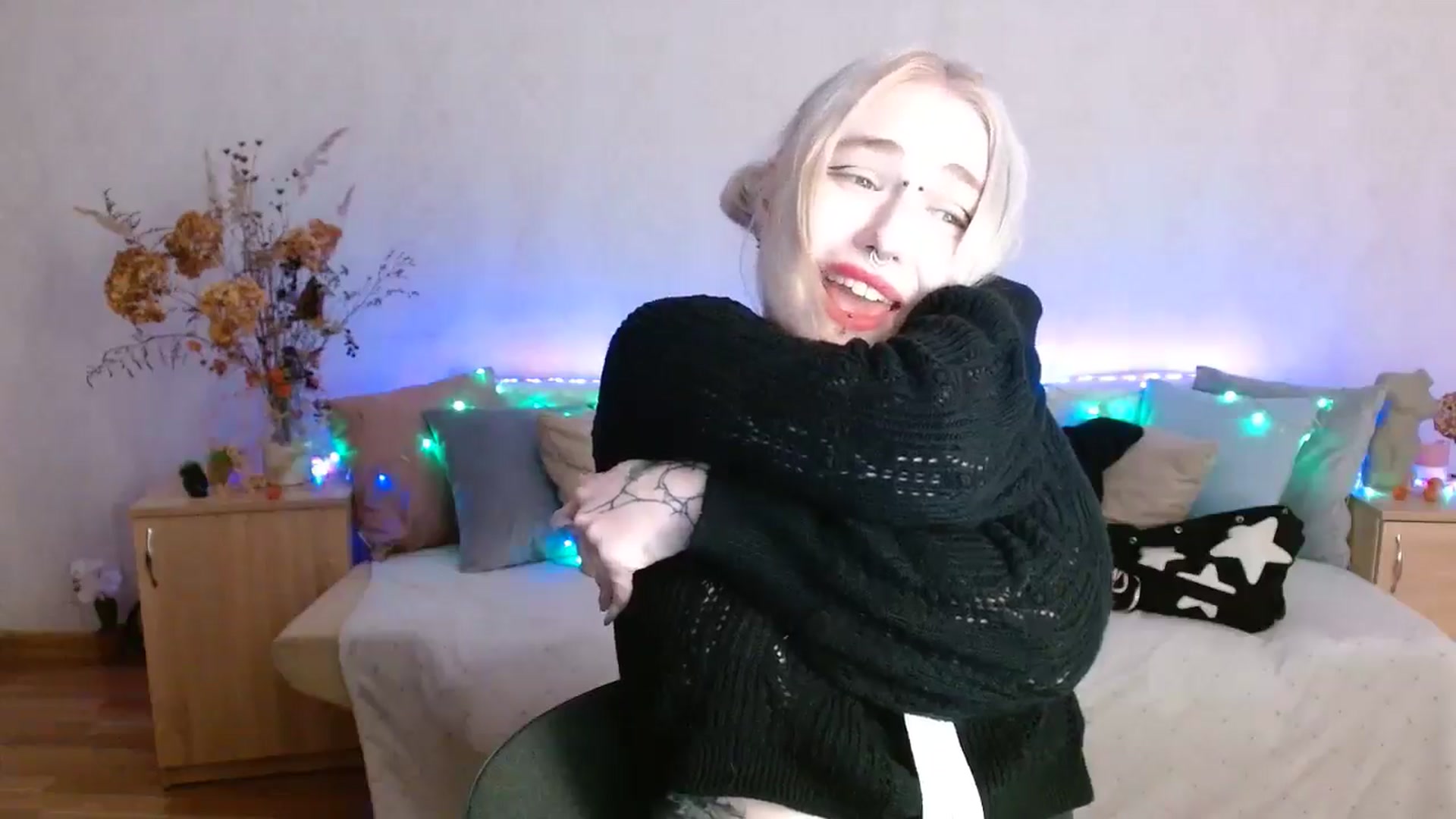 Gallery image thumbnail from Killinna's myfreecams stream on, 12/01/2024, 18:23 image 9 of 20