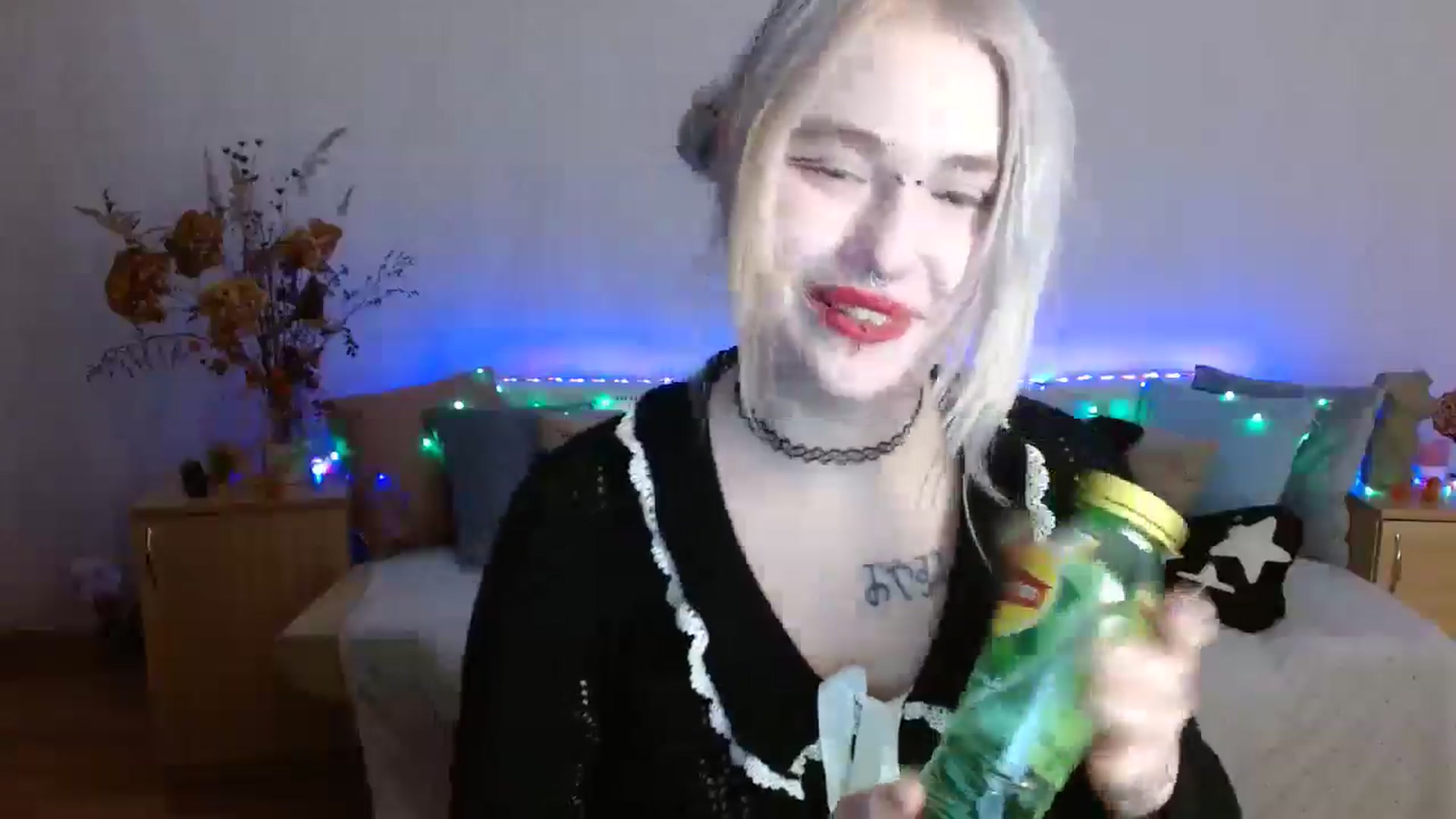 Gallery image thumbnail from Killinna's myfreecams stream on, 12/01/2024, 18:23 image 6 of 20