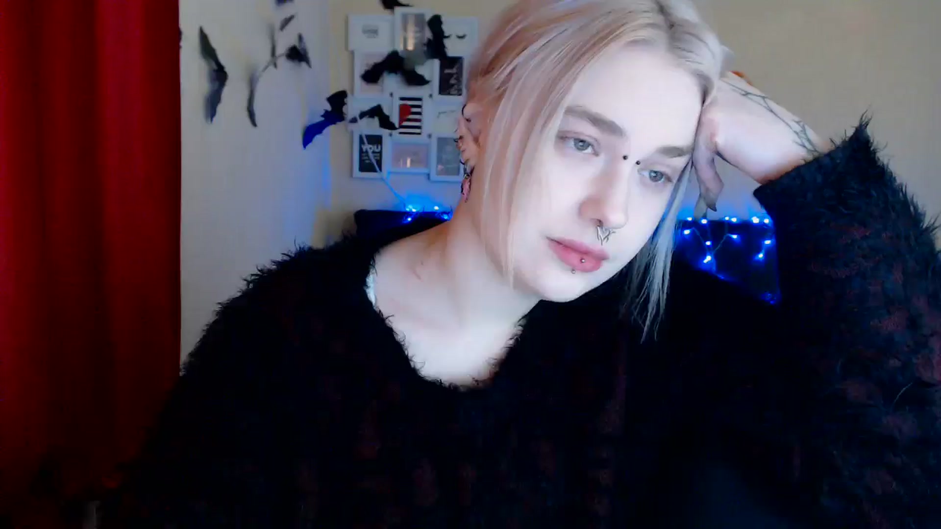 Gallery image thumbnail from Killinna's myfreecams stream on, 12/07/2024, 16:01 image 2 of 20