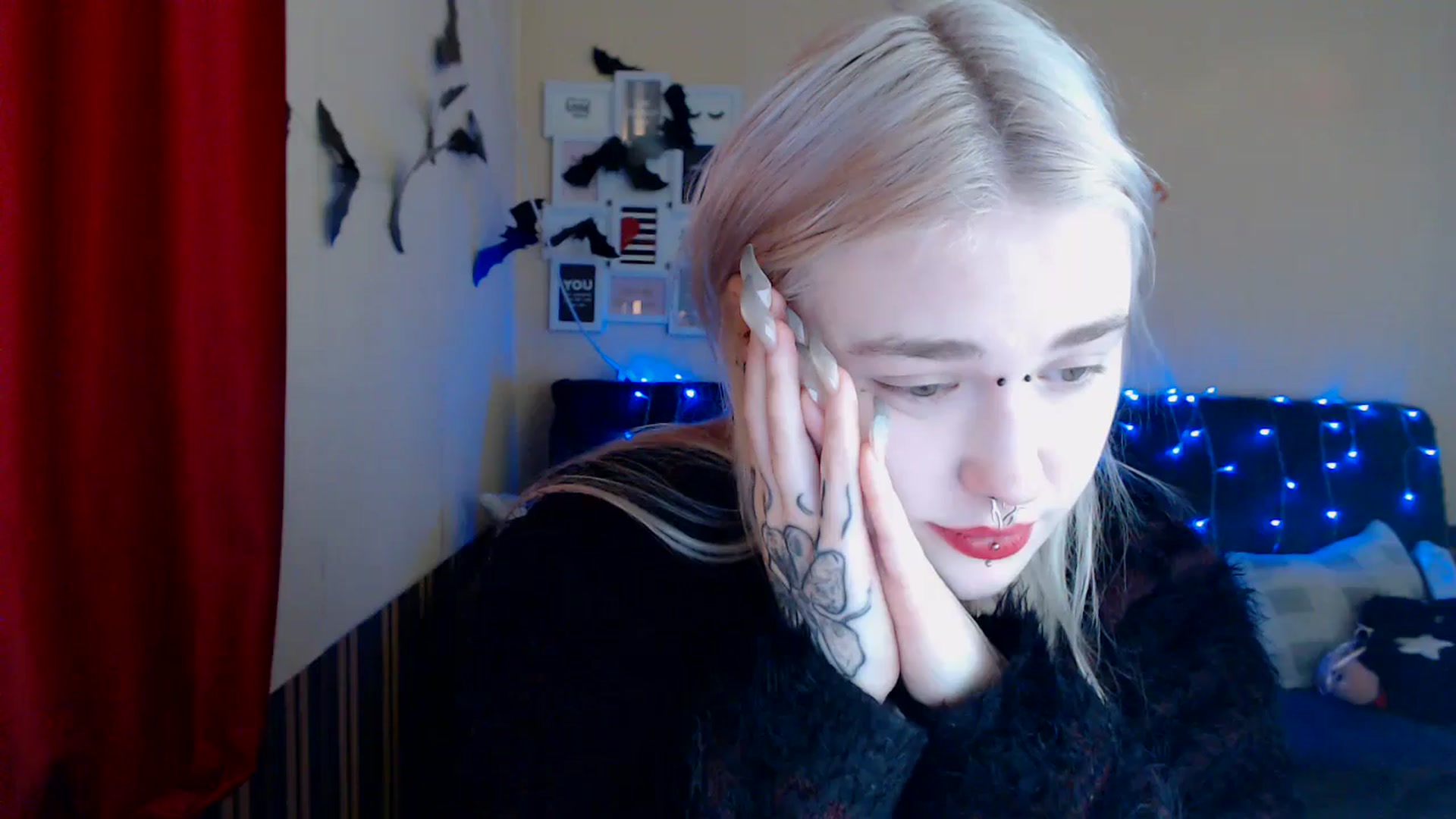 Gallery image thumbnail from Killinna's myfreecams stream on, 12/08/2024, 17:00 image 13 of 20