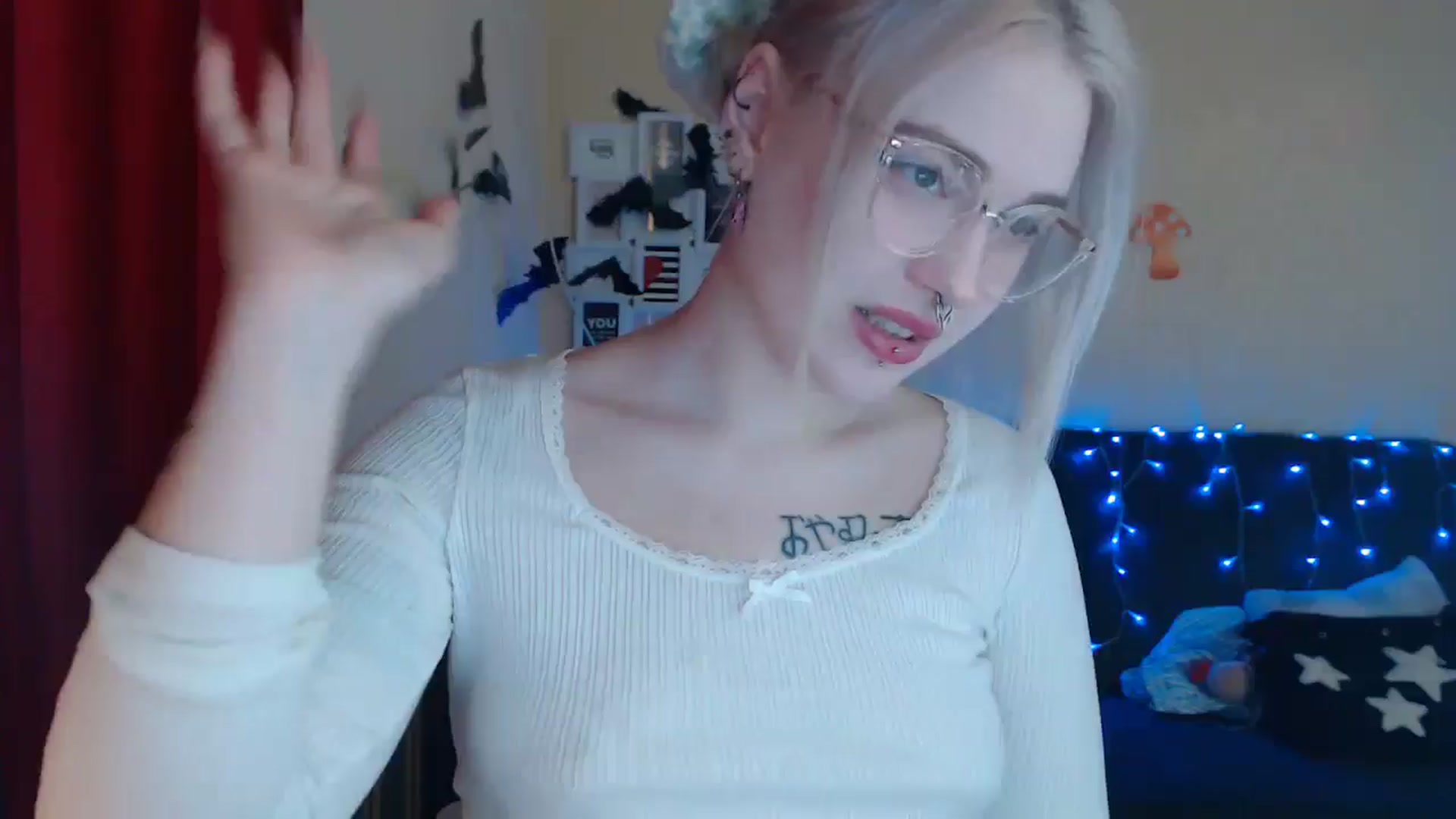Gallery image thumbnail from Killinna's myfreecams stream on, 12/11/2024, 15:22 image 1 of 20