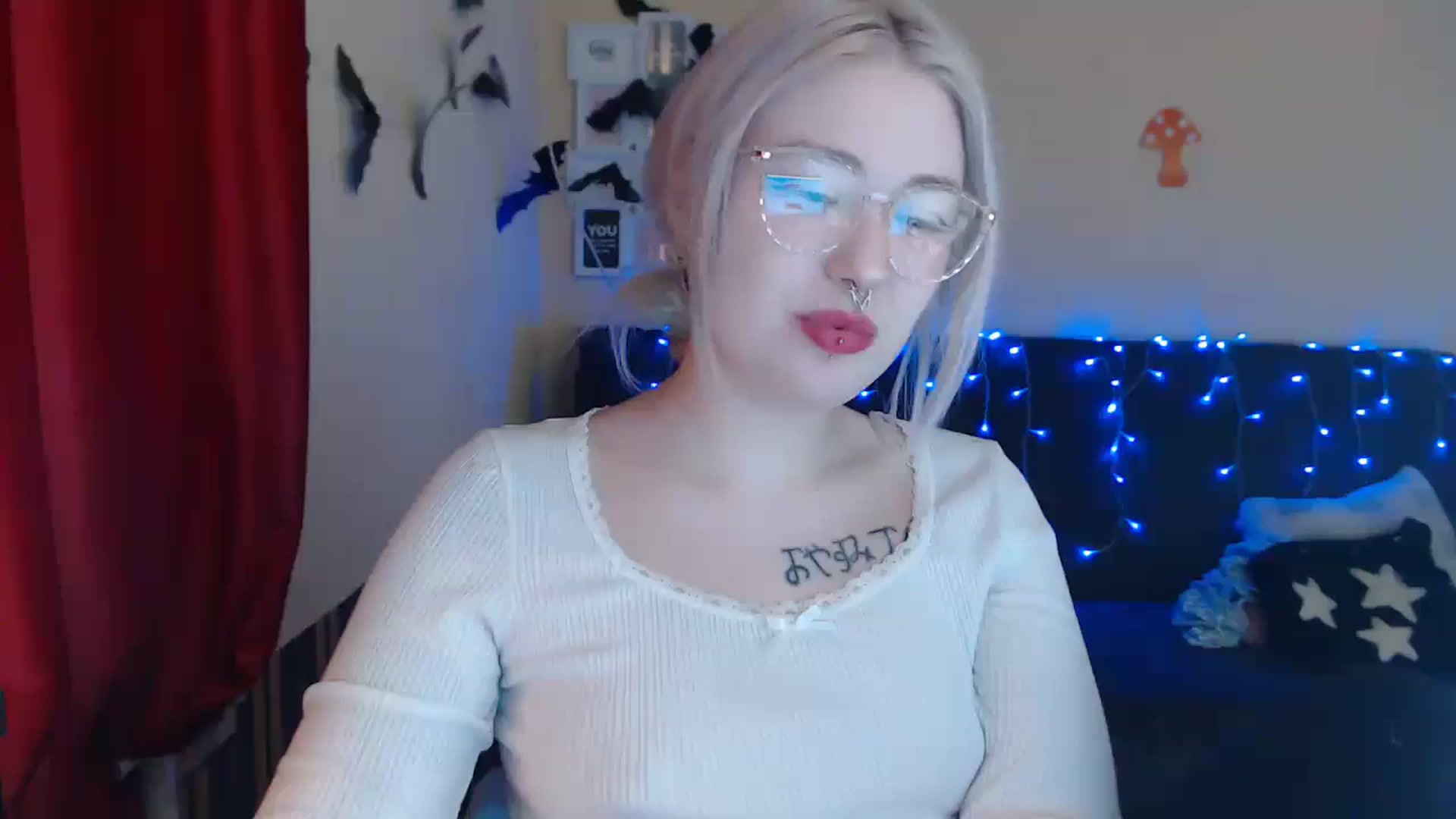 Gallery image thumbnail from Killinna's myfreecams stream on, 12/11/2024, 17:02 image 3 of 20
