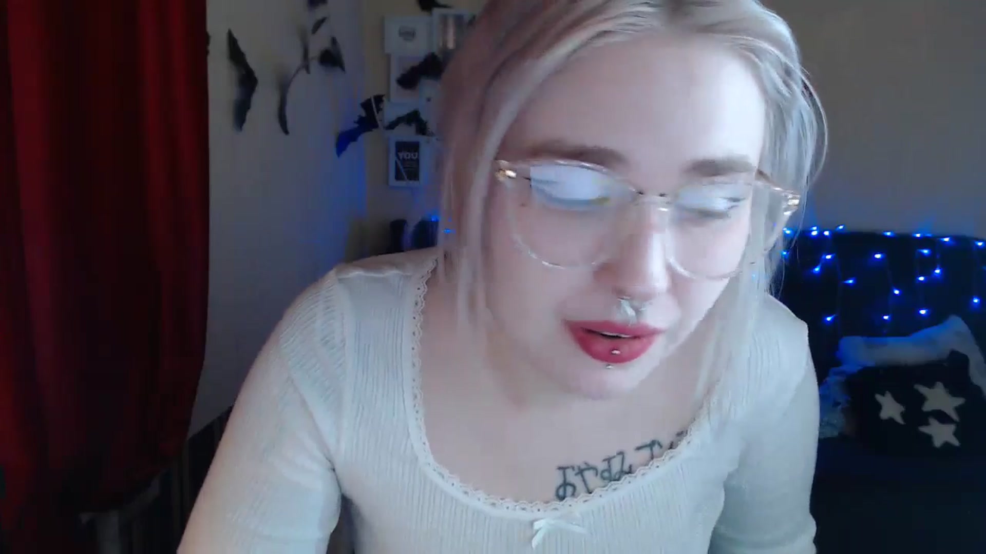 Gallery image thumbnail from Killinna's myfreecams stream on, 12/11/2024, 17:02 image 10 of 20