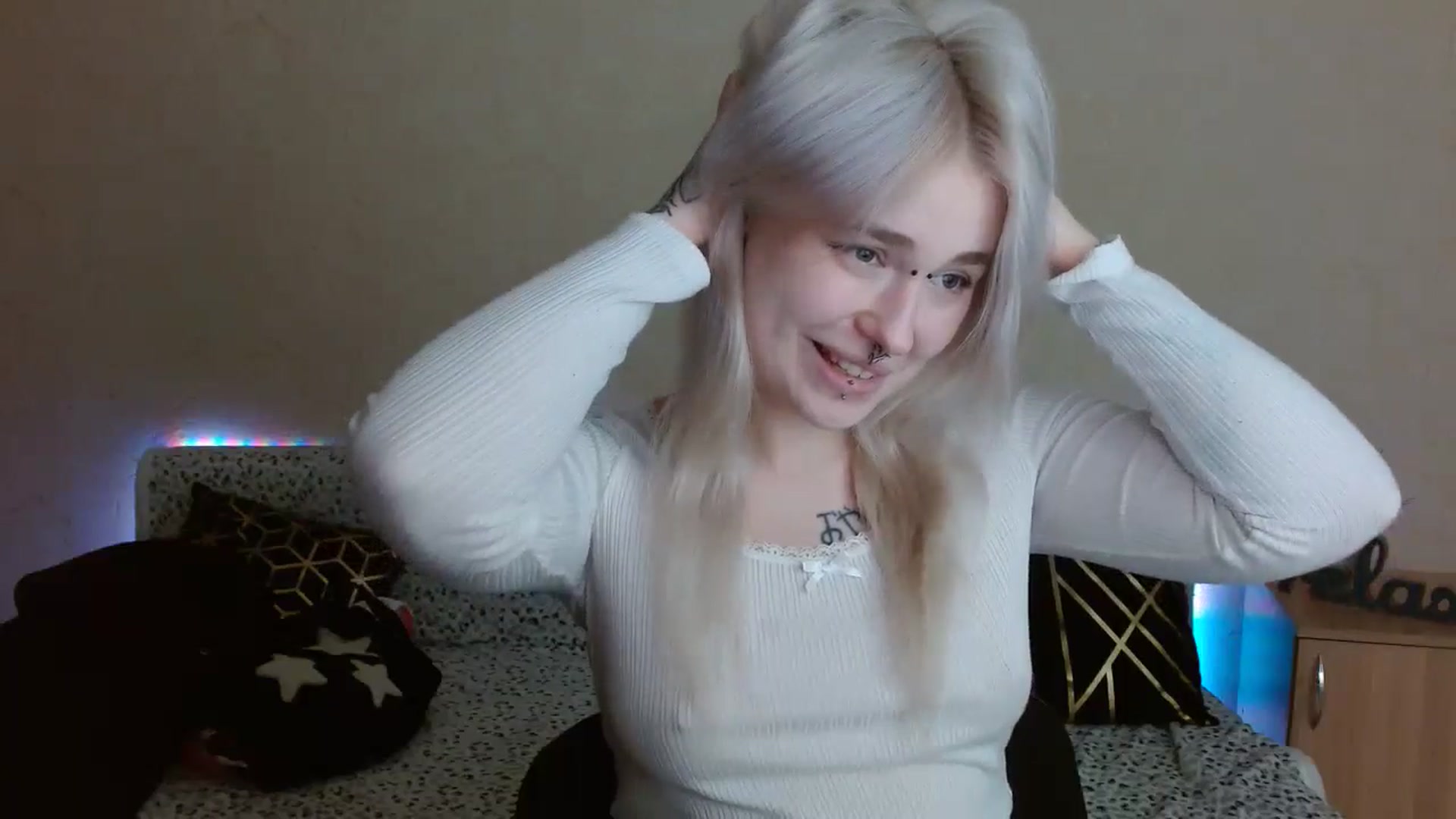 Gallery image thumbnail from Killinna's myfreecams stream on, 12/12/2024, 16:02 image 2 of 20