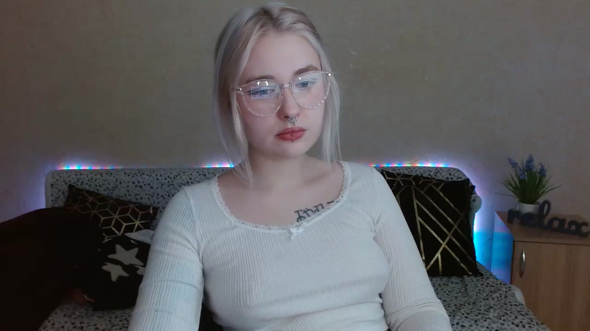 Gallery image thumbnail from Killinna's myfreecams stream on, 12/12/2024, 16:02 image 13 of 20
