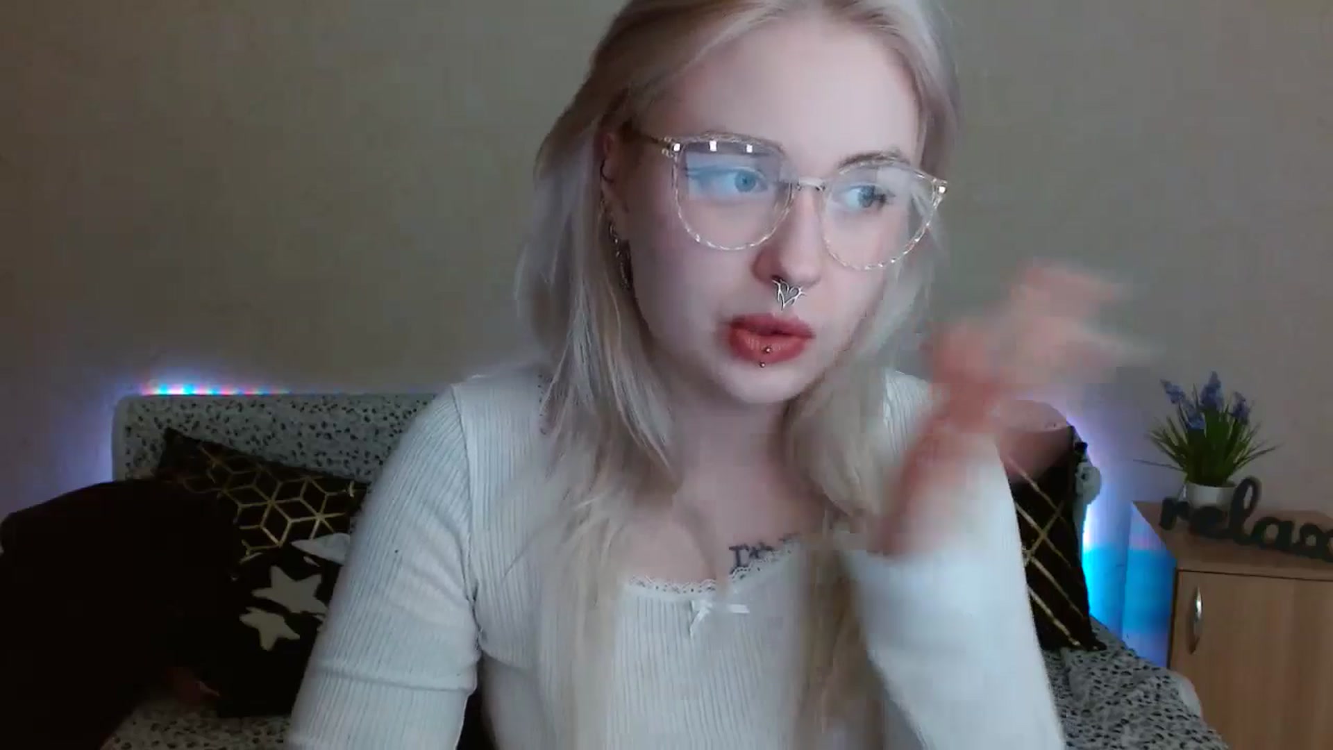 Gallery image thumbnail from Killinna's myfreecams stream on, 12/12/2024, 17:20 image 3 of 20