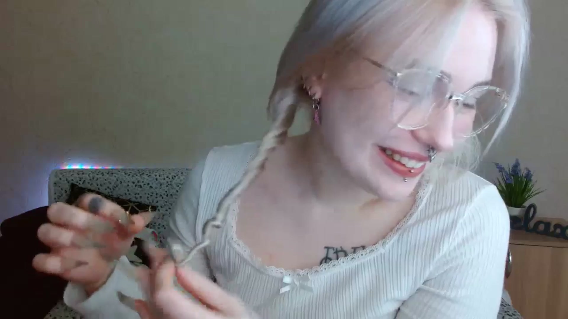 Gallery image thumbnail from Killinna's myfreecams stream on, 12/12/2024, 17:20 image 17 of 20